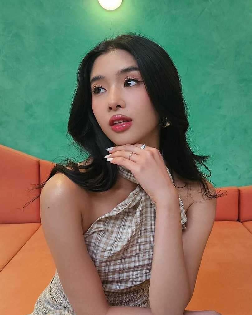 The Secret To The Lip Combo Loved By Sophia From Katseye