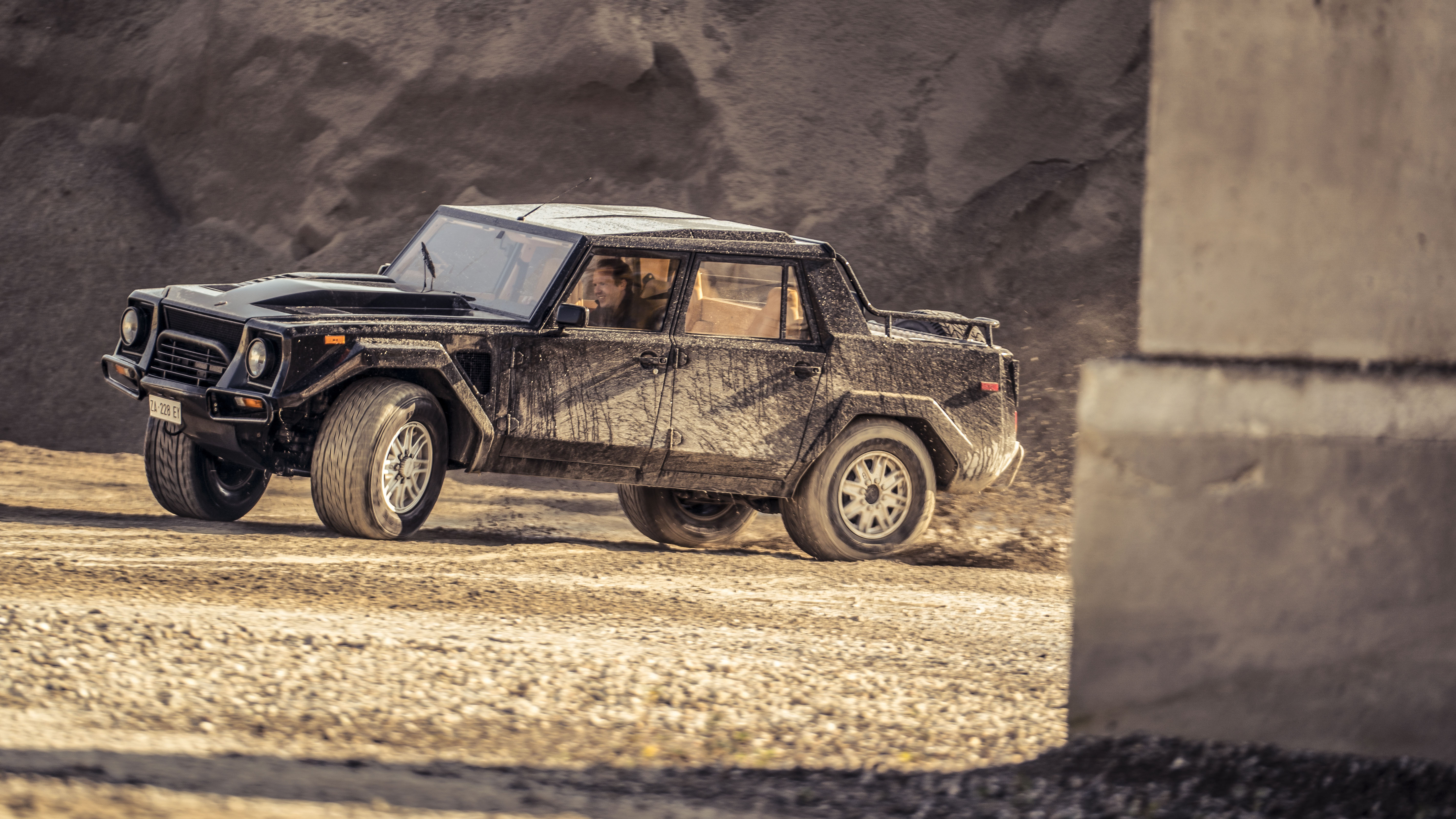 Driving the original Rambo Lambo: the LM002