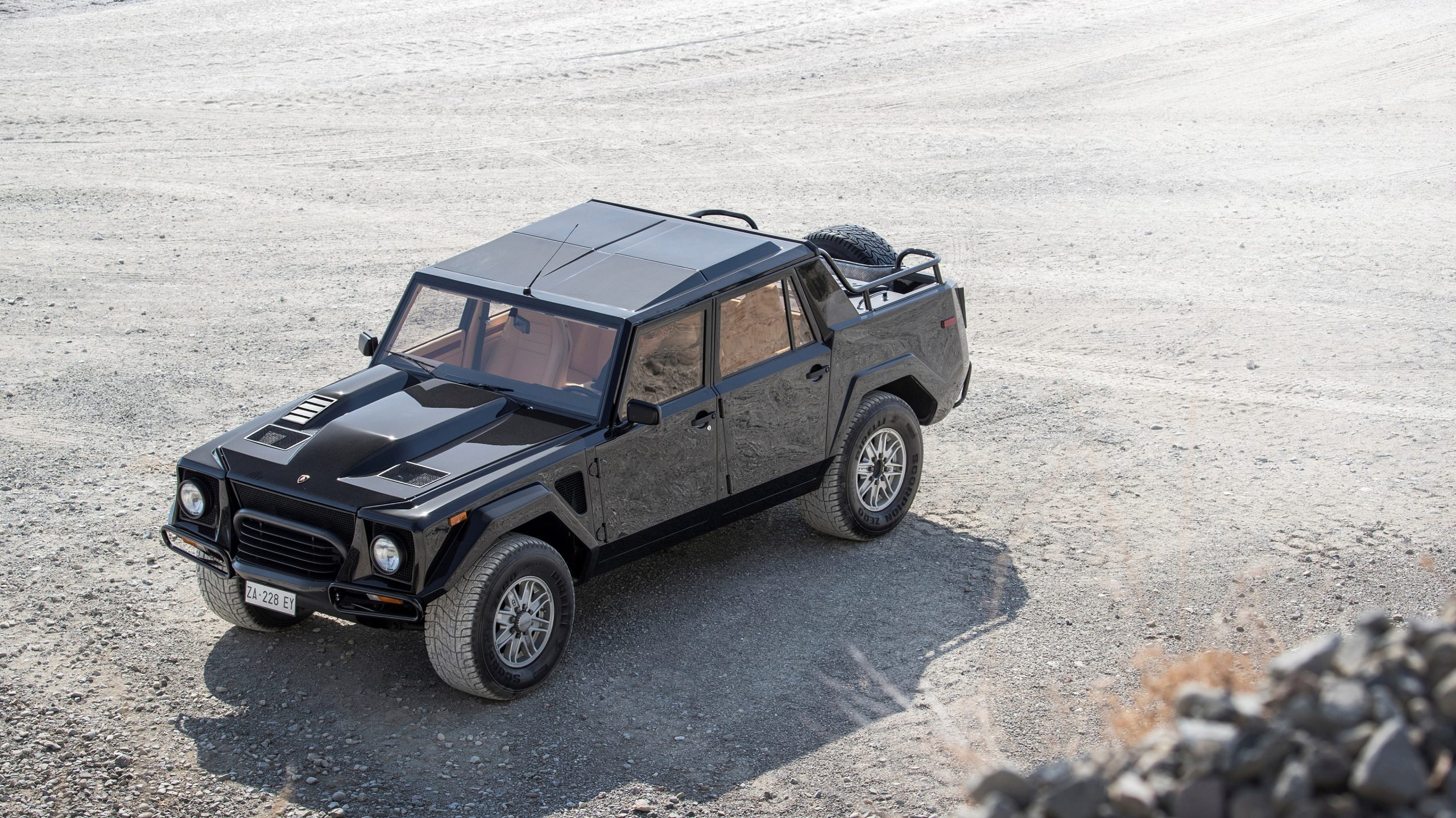 Lamborghini LM002 Wallpaper
