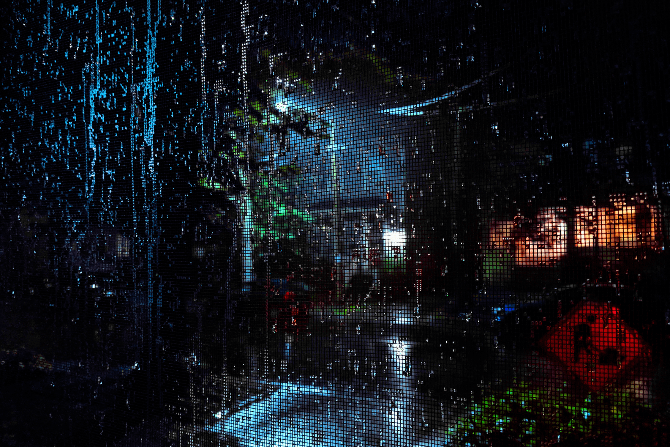 Wet Window Screen (2256 x 1504)