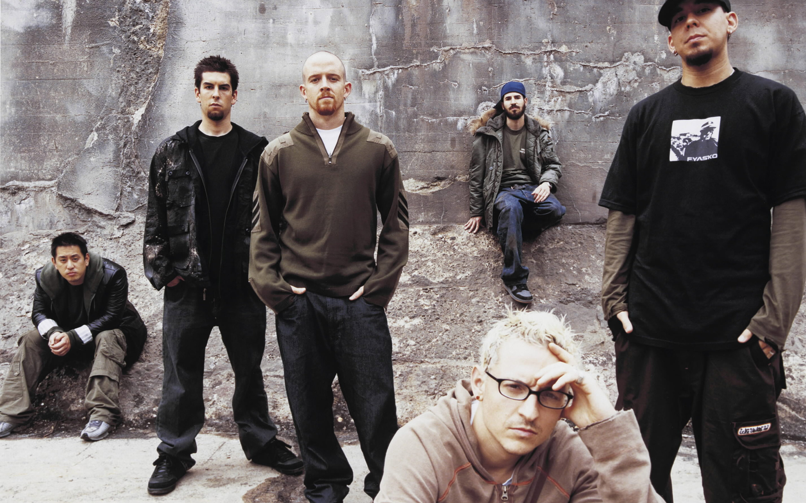 Linkin Park HD Wallpaper: Embrace the Music