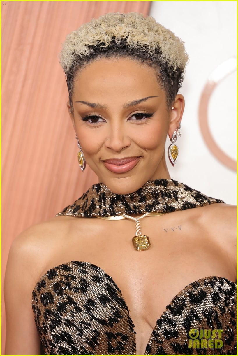 Raye & Doja Cat Hit Oscars 2025 Red Carpet Ahead of Their Big Performance!: Photo 5132207 Oscars, Doja Cat, Music, Oscars, Raye Photo. Just Jared: Entertainment News