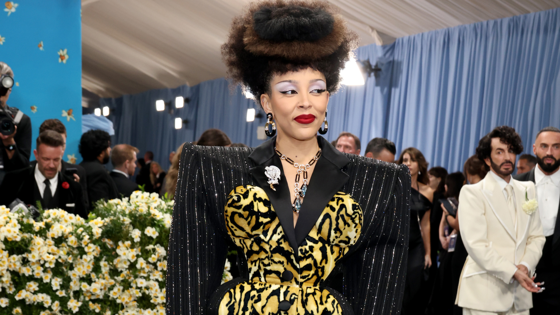 Doja Cat Taps Into The 1980s With Her Custom Look By Marc Jacobs At The 2025 Met Gala