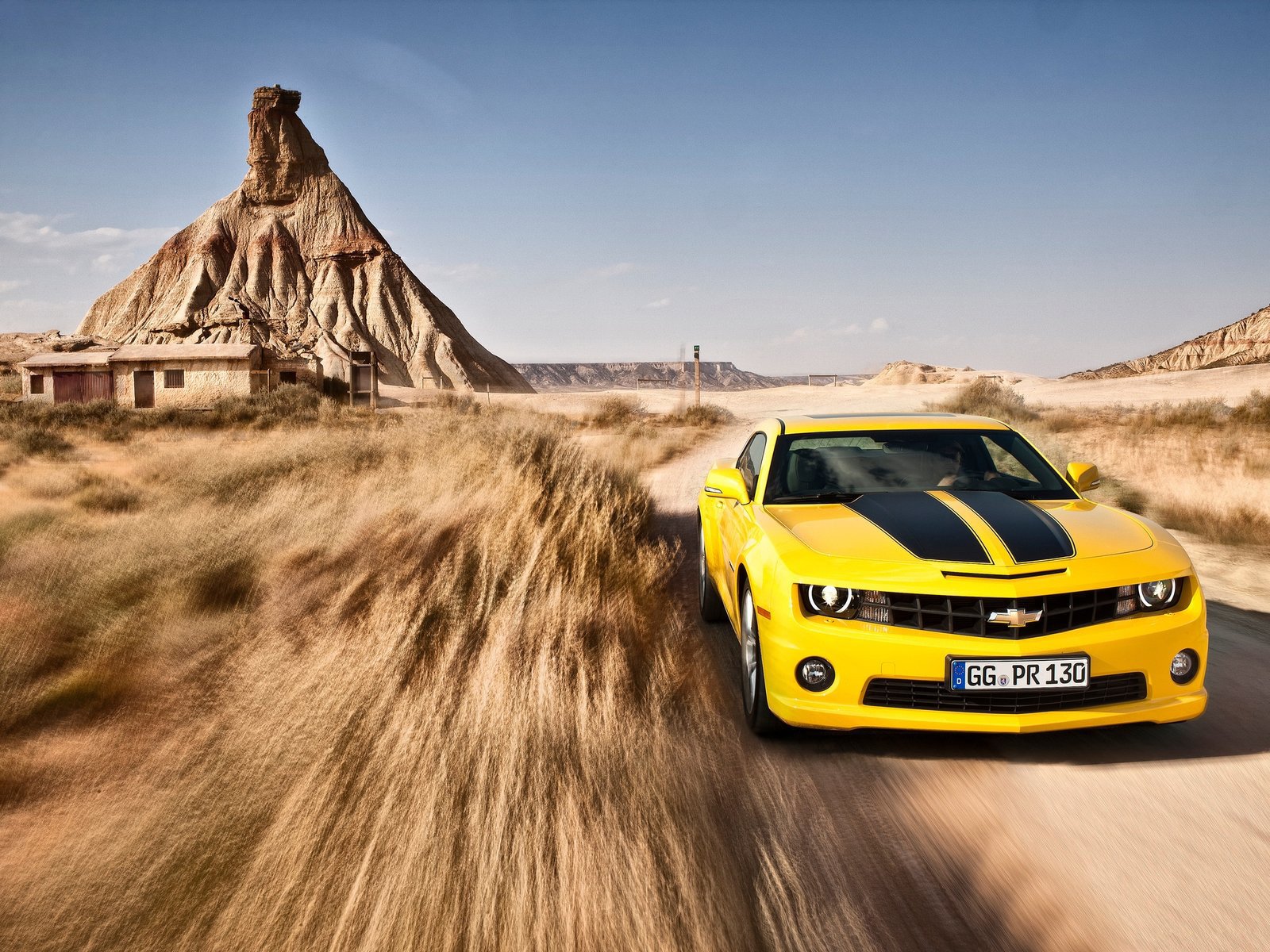 Download Chevrolet Vehicle Chevrolet Camaro Wallpaper
