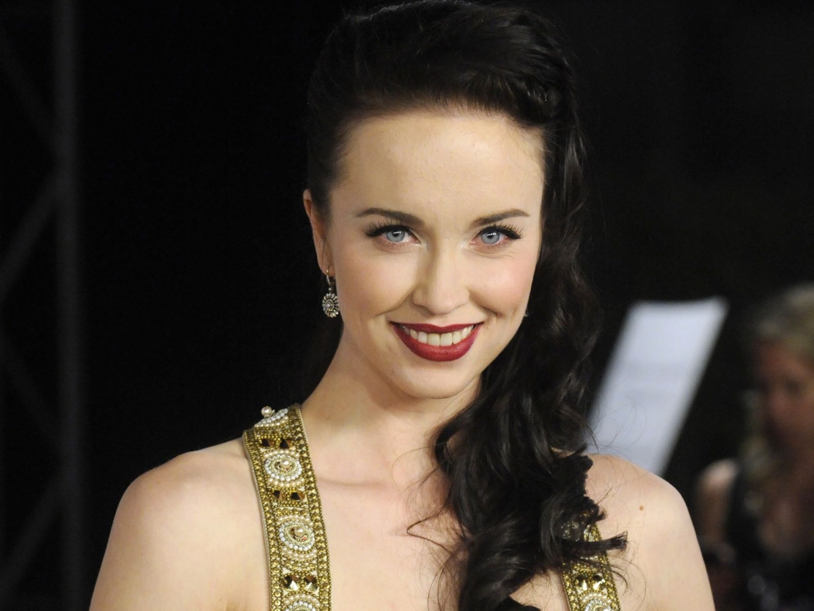 Legends Of Tomorrow' Season 2 Spoilers: Elyse Levesque's Role Revealed
