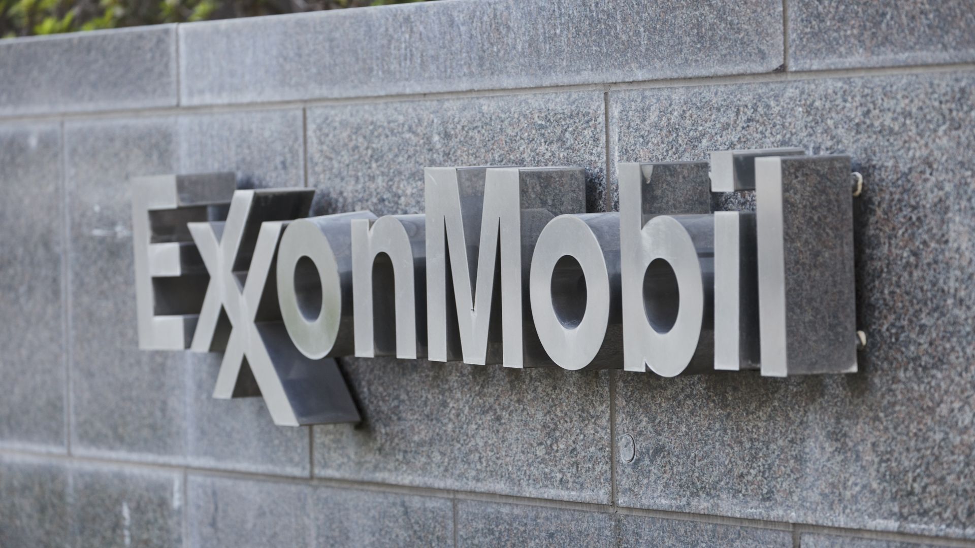 Exxon's new climate change push: $1 million to lobby for carbon tax