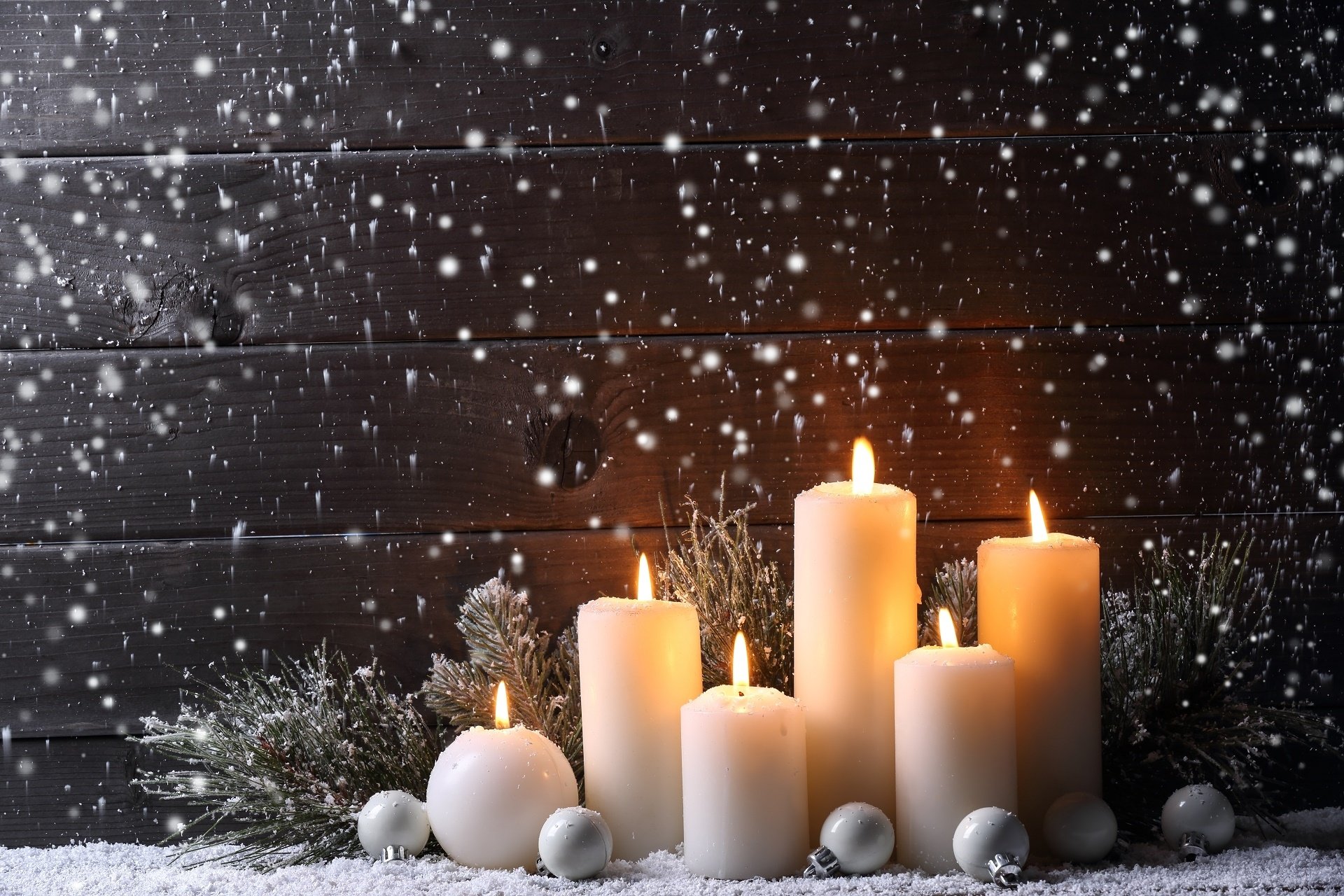 Warm Candlelight: A Serene HD Wallpaper