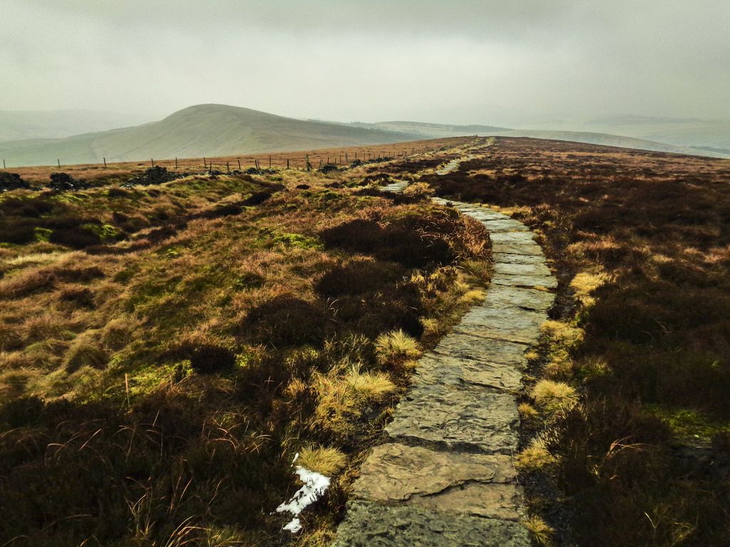Peak District Walk: Shining Tor, Cats Tor, Windgather Rocks, Thursbitch