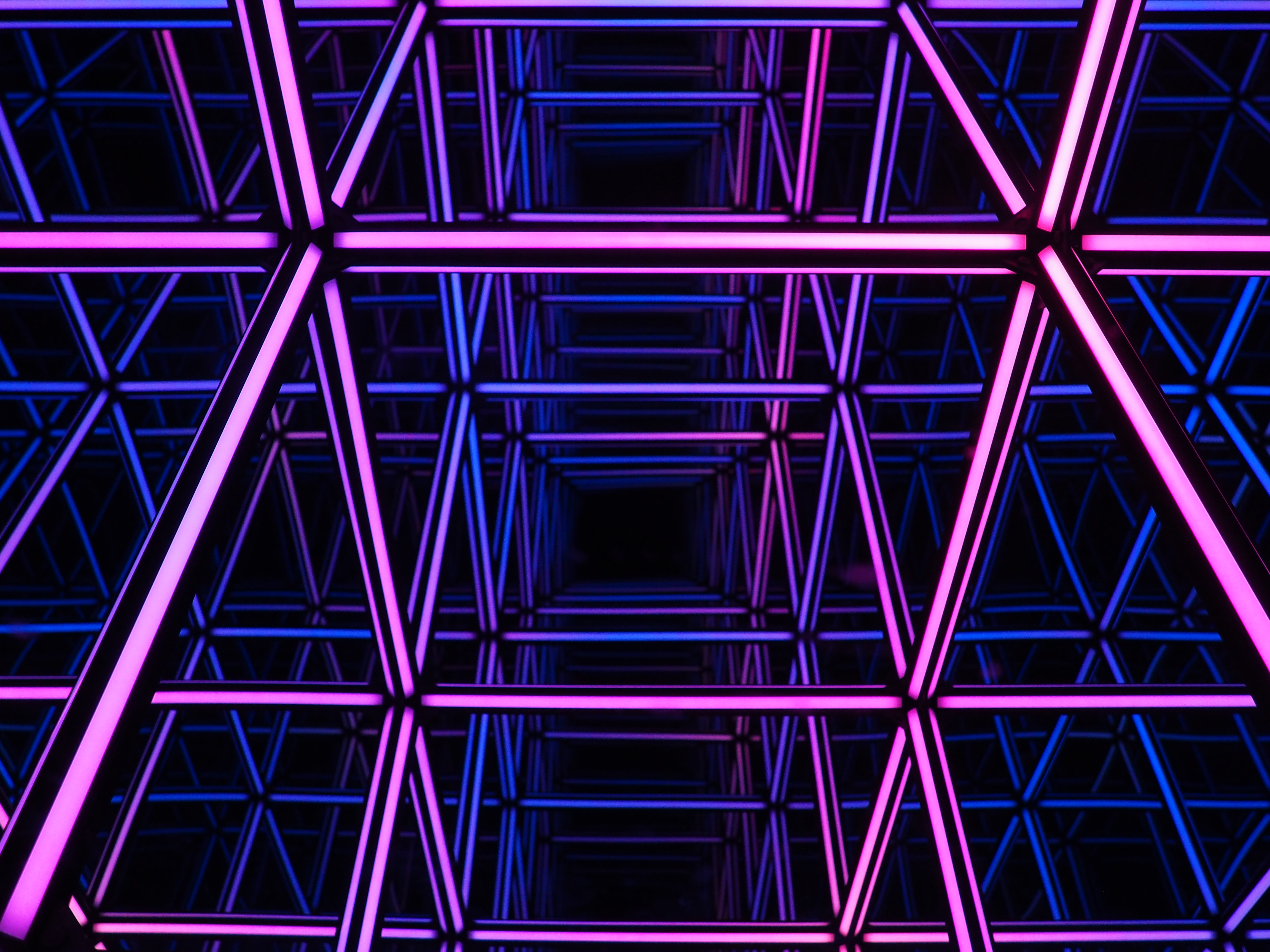 Light show Wallpaper 4K, Purple light, Geometrical