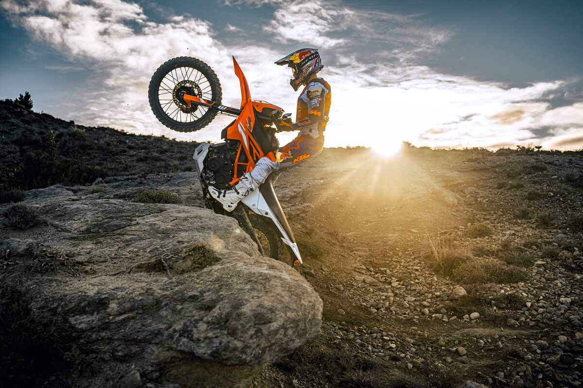 INTRODUCING THE 2025 KTM 125 ENDURO R & KTM 390