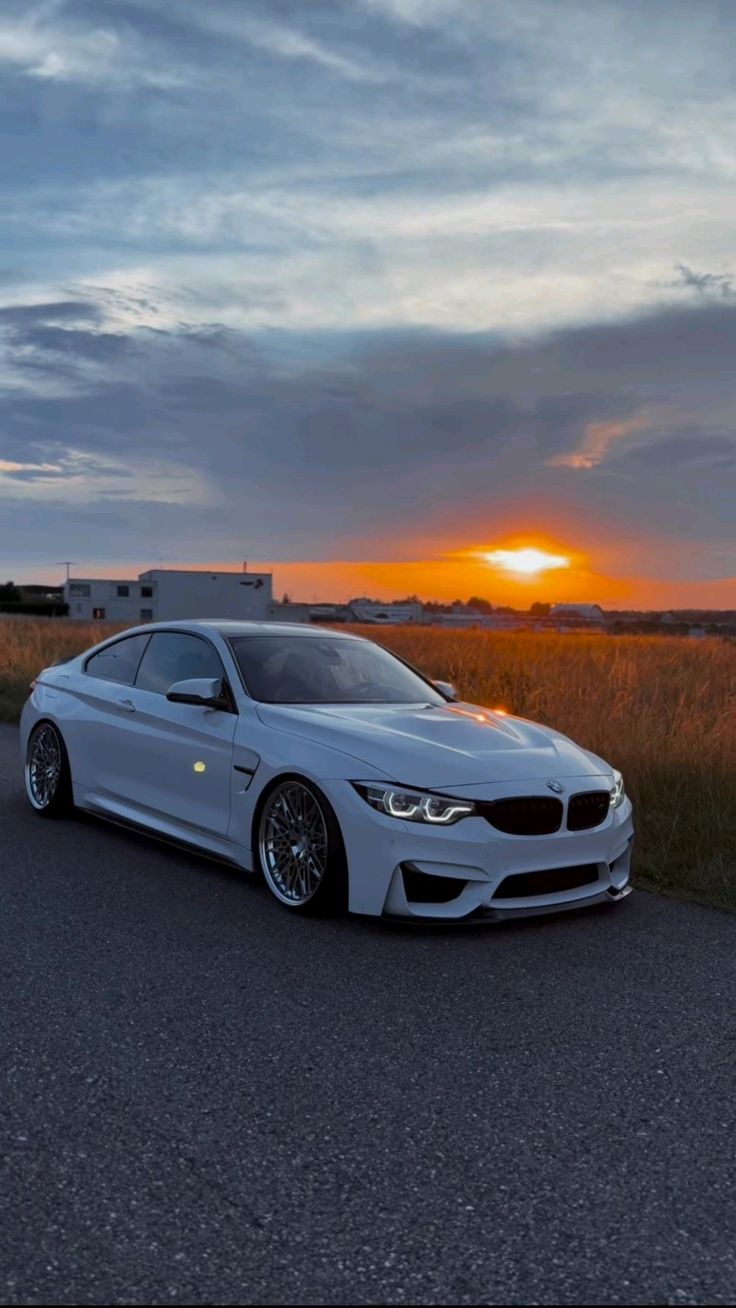 BMW M4 White sunset wallpaper