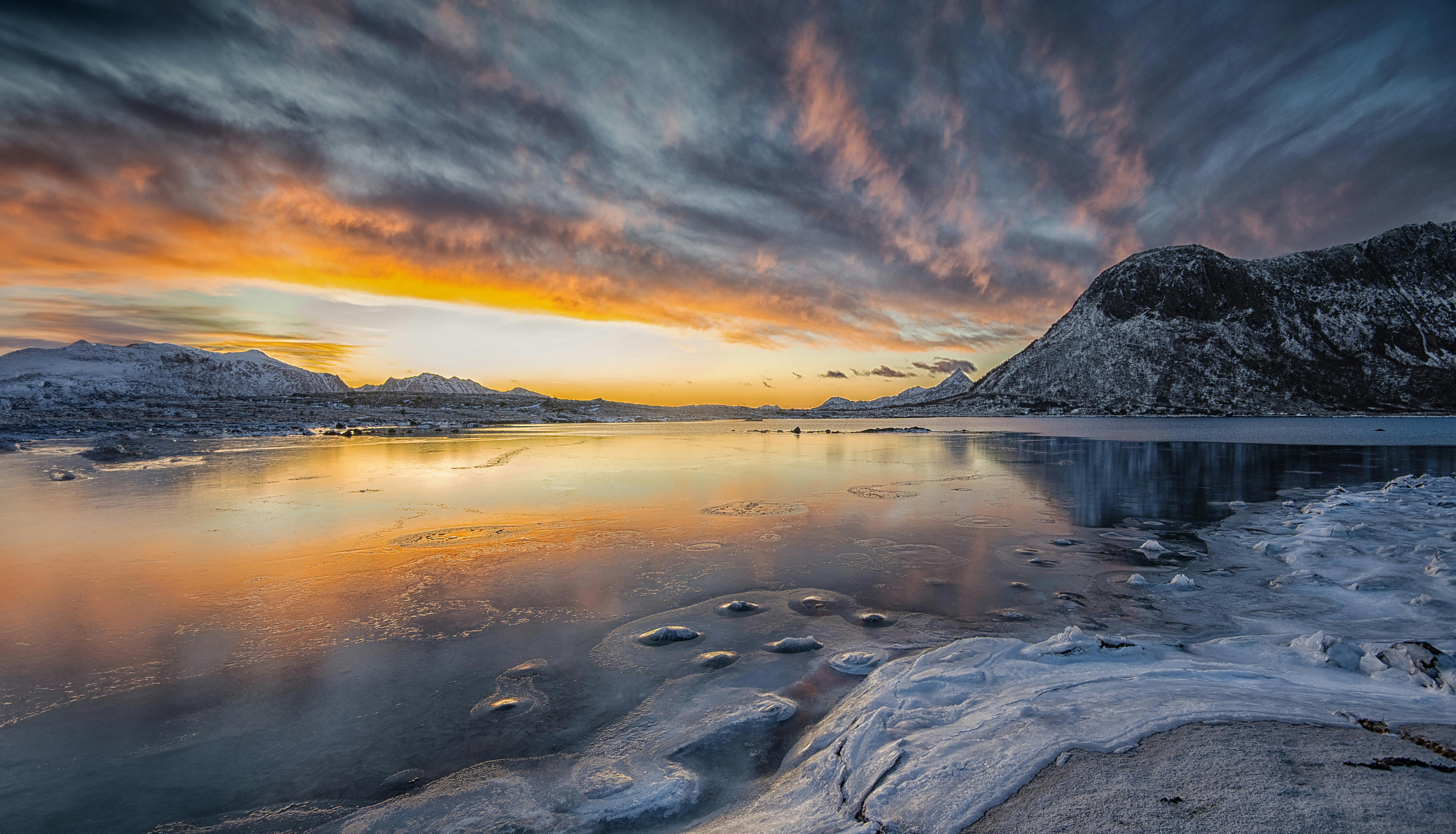Birds Eye View of a Sunset at Lake Lugano · Free