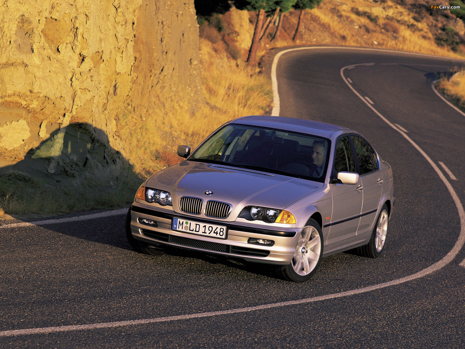 BMW 328i Sedan (E46) 1998–2000 wallpaper (1600x1200)