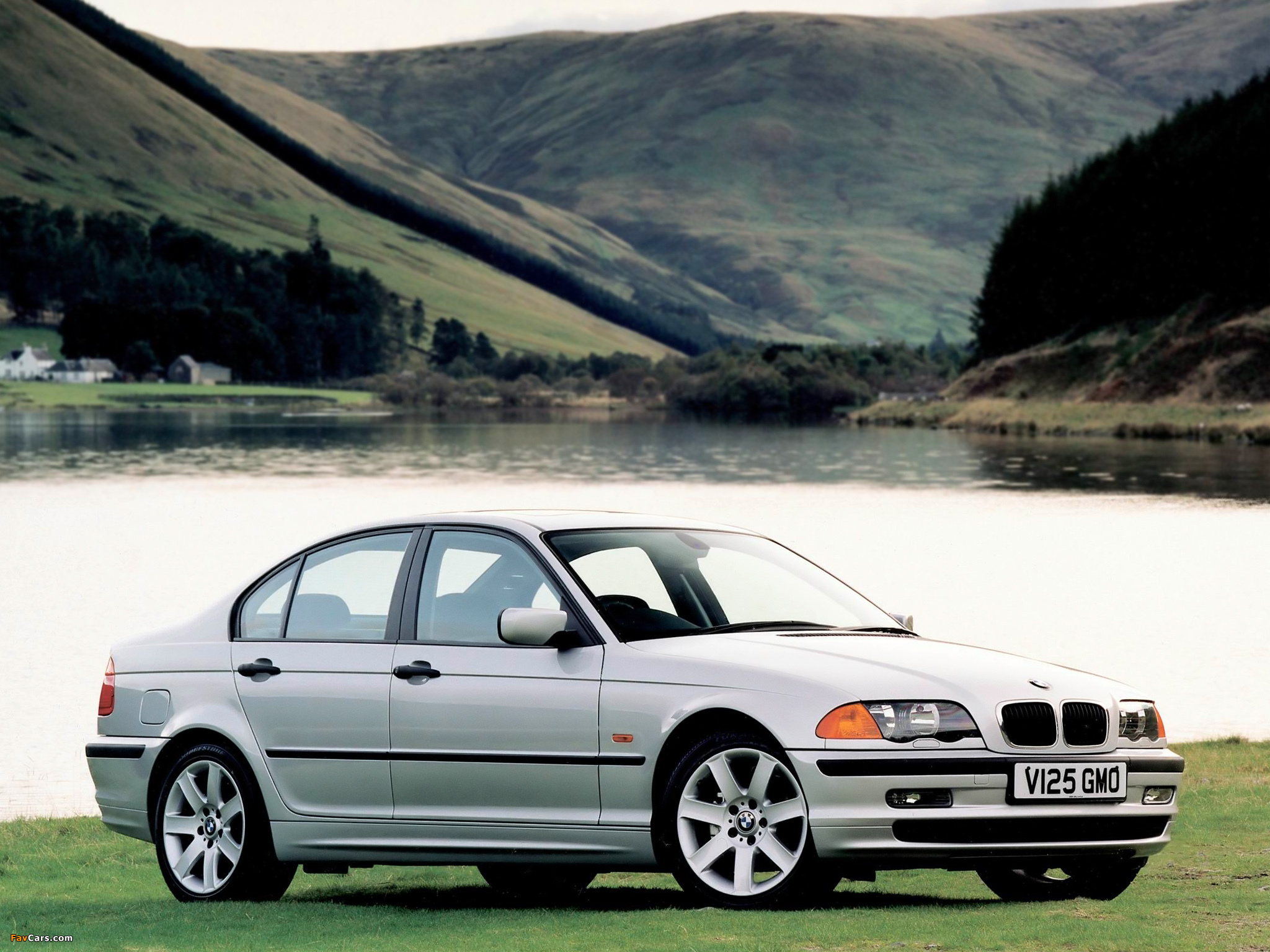 BMW 320d Sedan UK Spec (E46) 1998–2001 Wallpaper (2048x1536)