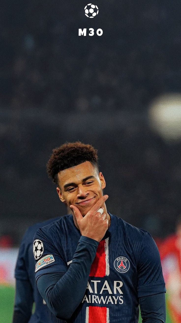 Désiré Doué Wallpaper en 2025. Maillot de foot psg, Joueurs de foot, Image de football