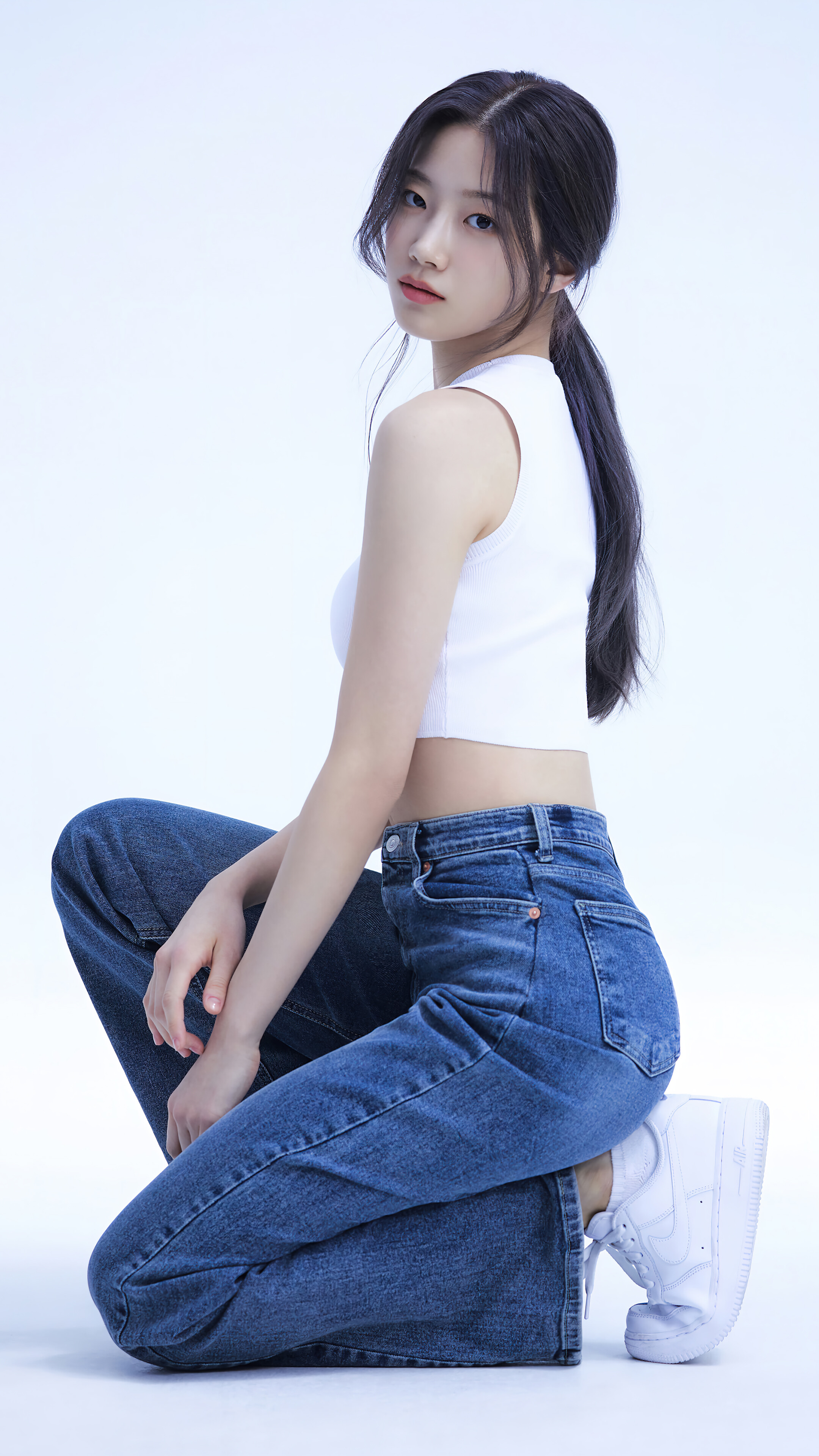 Kazuha (LE SSERAFIM) 4K Wallpaper iPhone HD Phone g