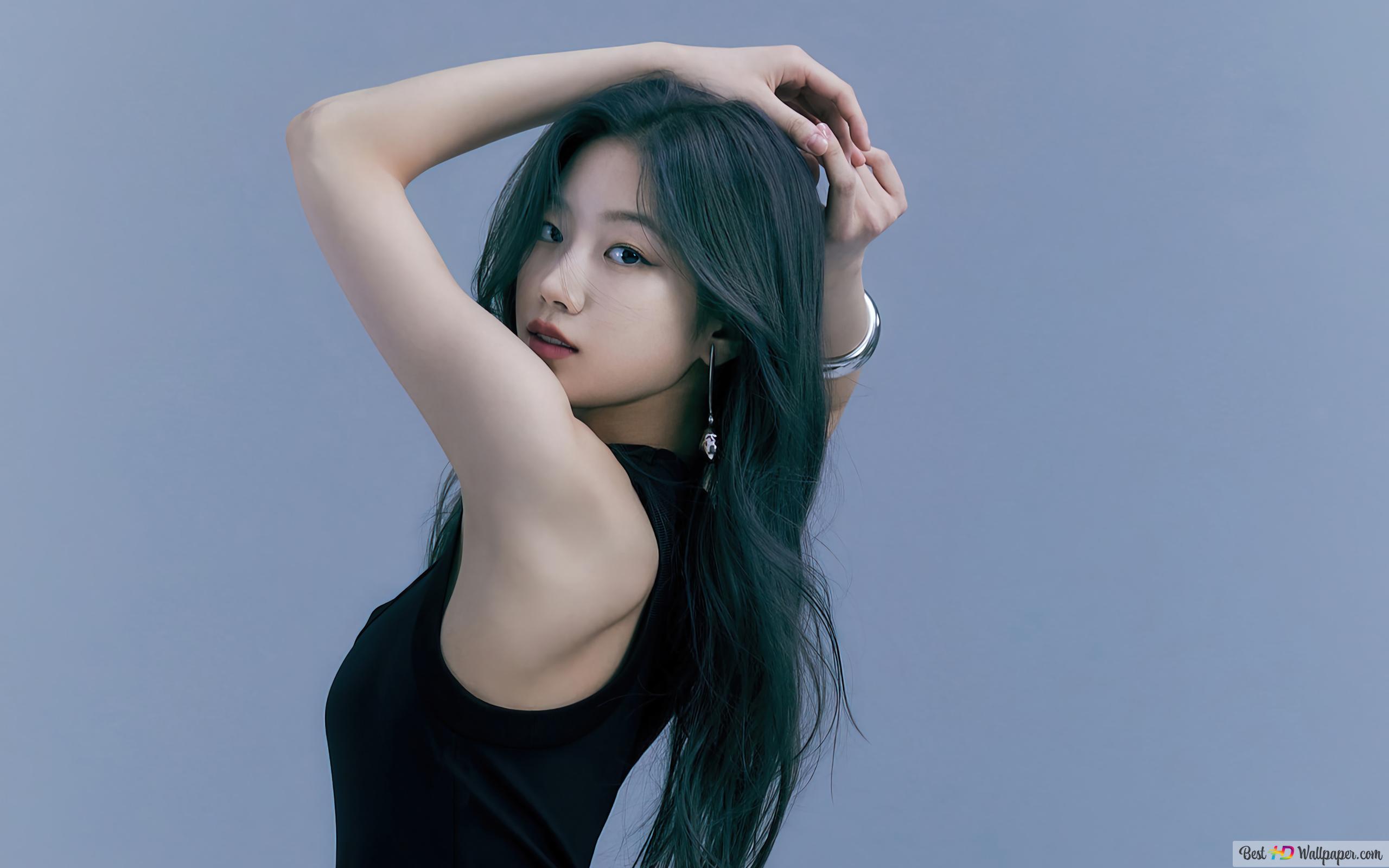 Korean Model 'Kazuha' Sserafim (Kpop Girls Group) 4K wallpaper download