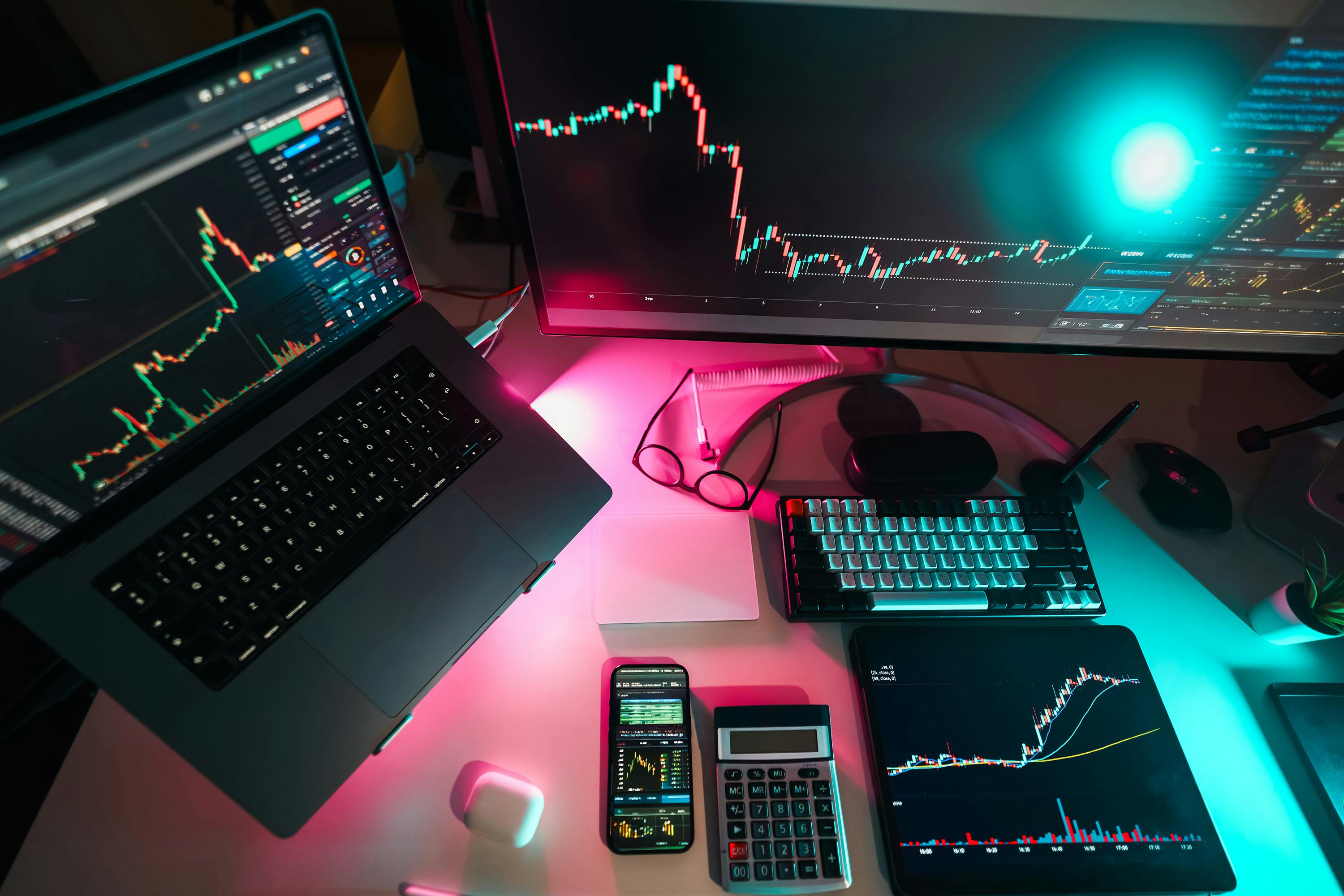 Trading Desk with Financial Charts and Technology · Free