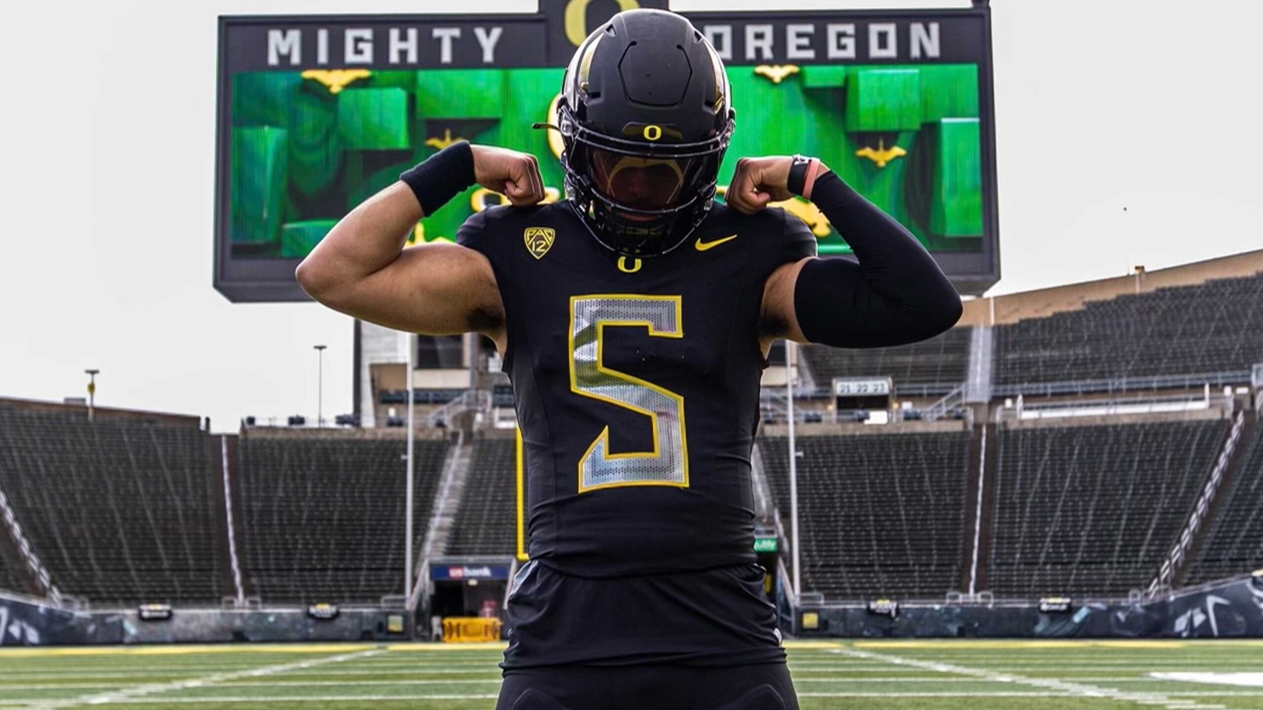 Five Star QB Dante Moore Commits To Oregon