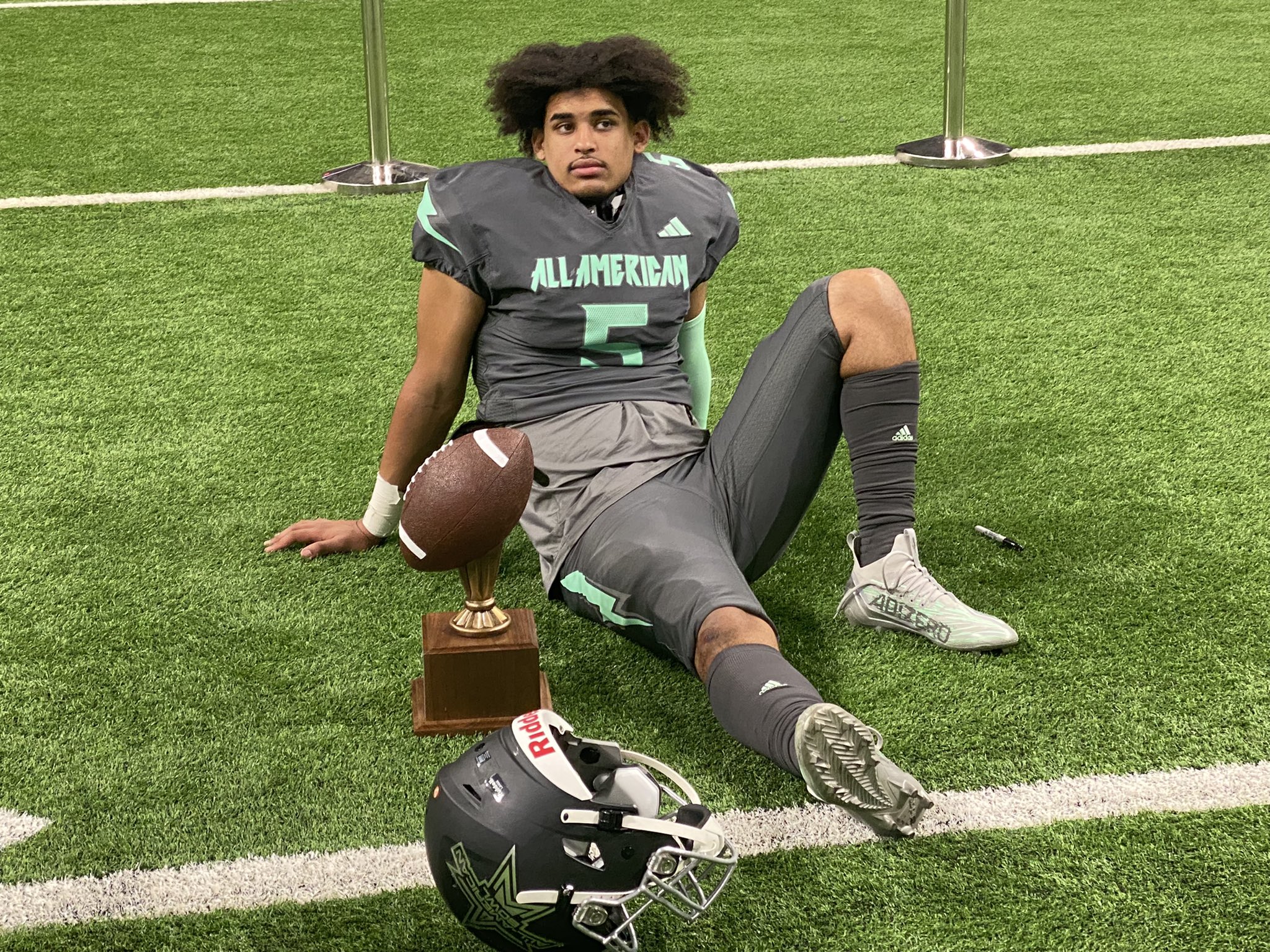 BruinBlitz (On3. Rivals) #UCLA Five Star QB Signee Dante Moore Taking In The Moment With His All American Bowl MVP Trophy After Throwing 4 Touchdowns In The Nationally Televised Showcase. He Says