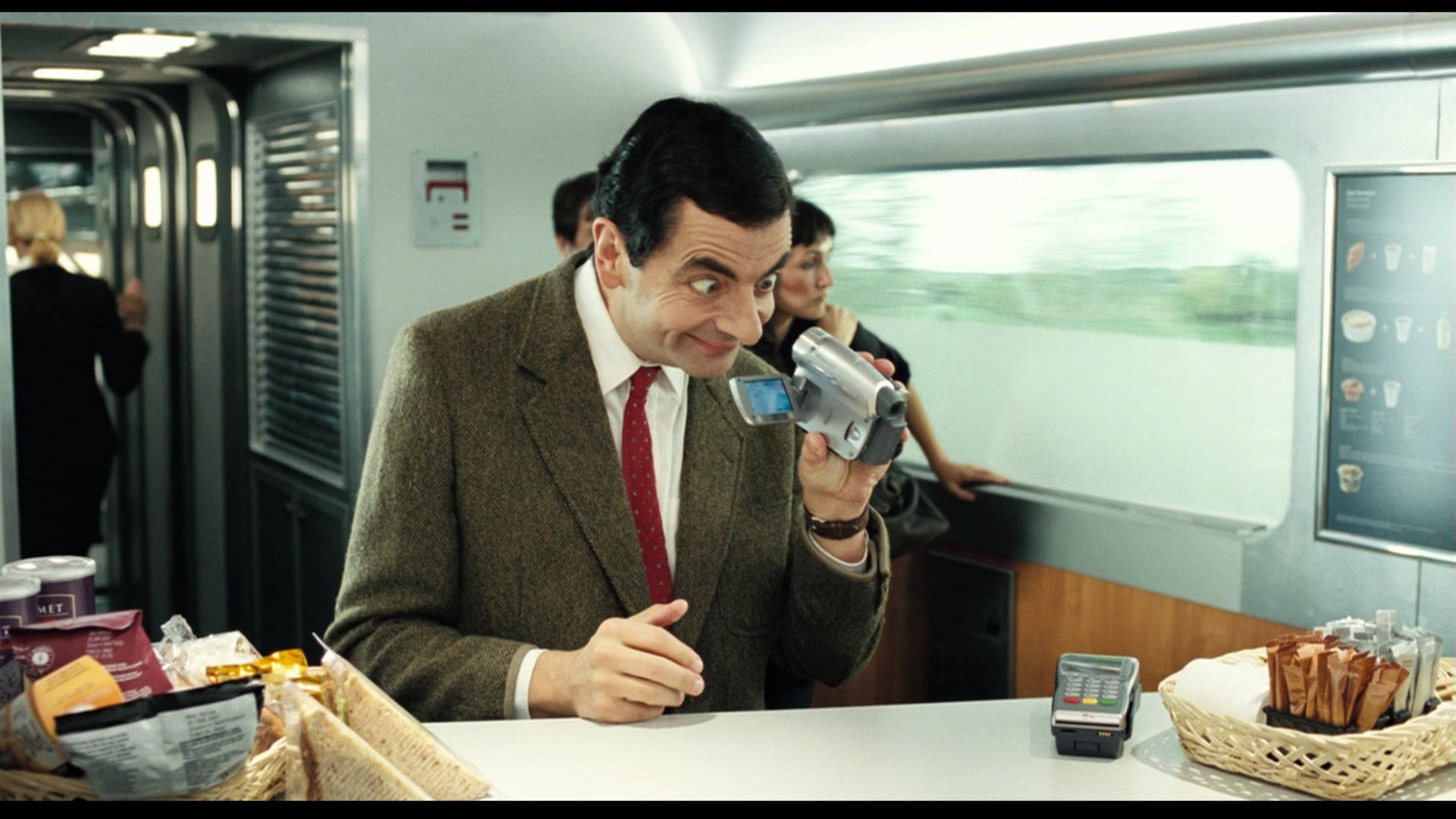 Download Mr. Bean Holiday Camcording Still Wallpaper