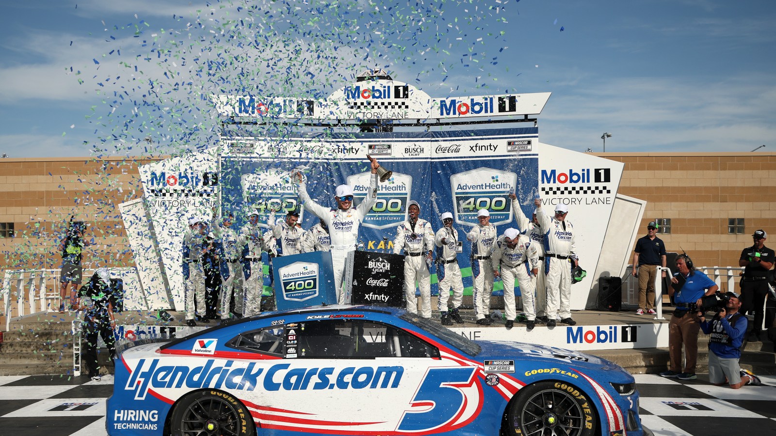 Larson prevails again at Kansas for 3rd Cup Series win this year