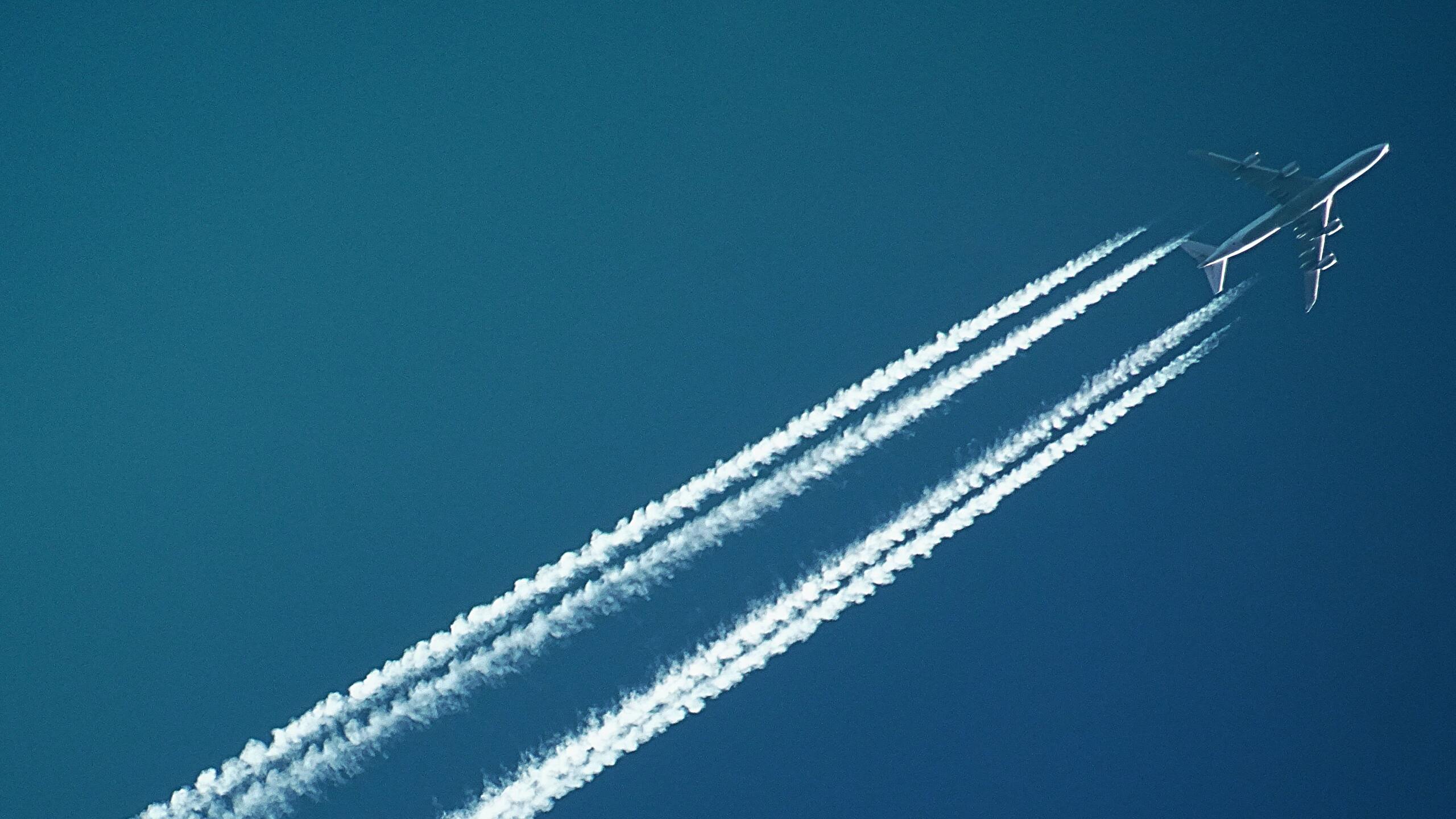 Contrails [2560 x 1440]