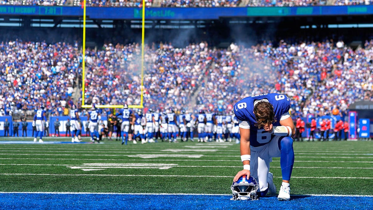 NFL news: Giants' Jaxson Dart scores on first drive in first start