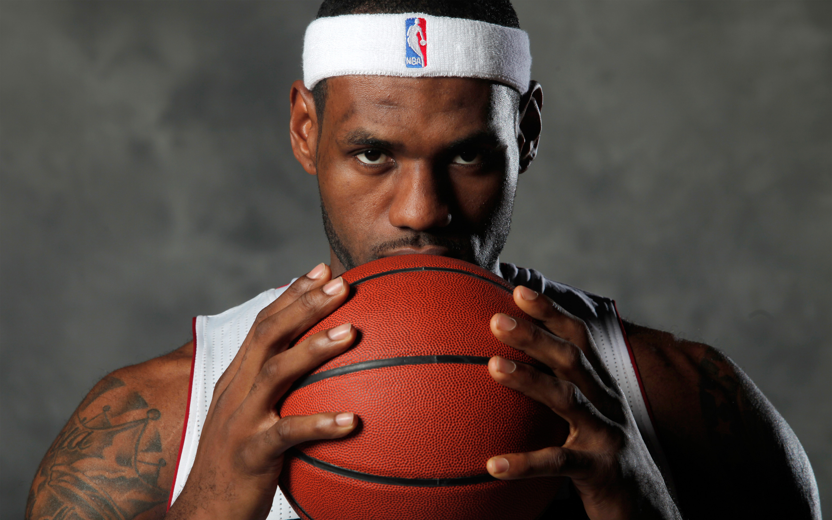 Lebron James American basketball player Wallpaper