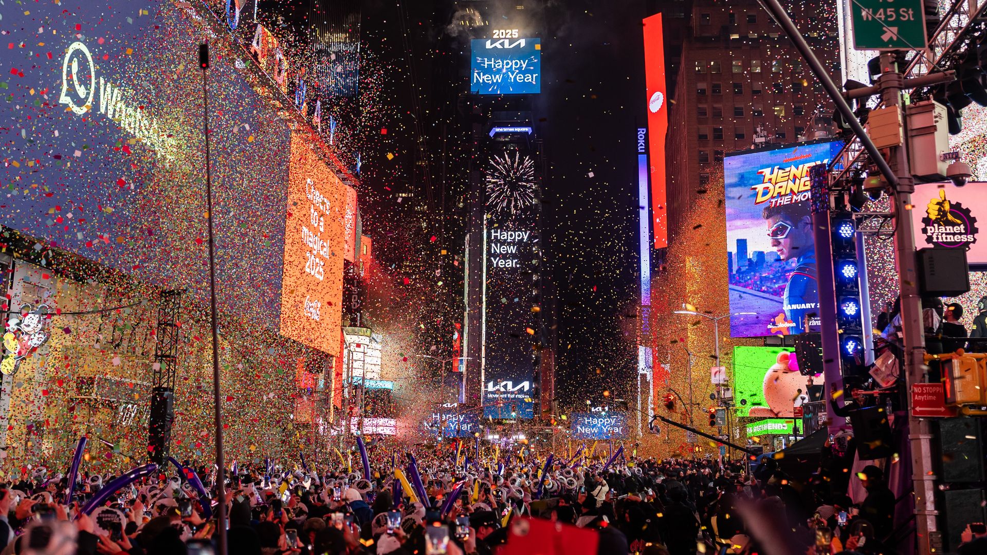 New Year's Eve photo: U.S., world welcome 2025
