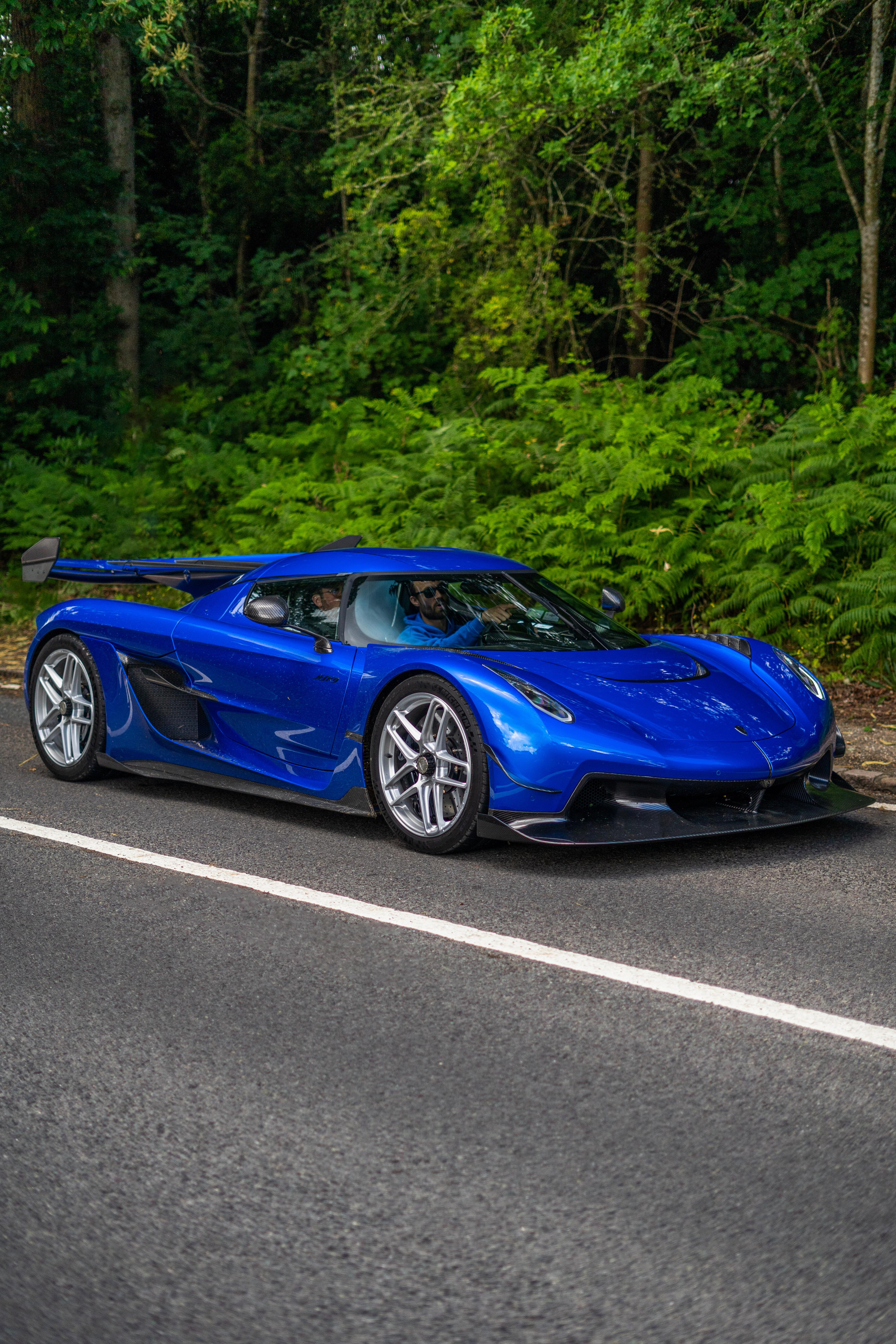 OC] Koenigsegg Jesko painted in Imperial Blue in West Sussex [3449 x5173]