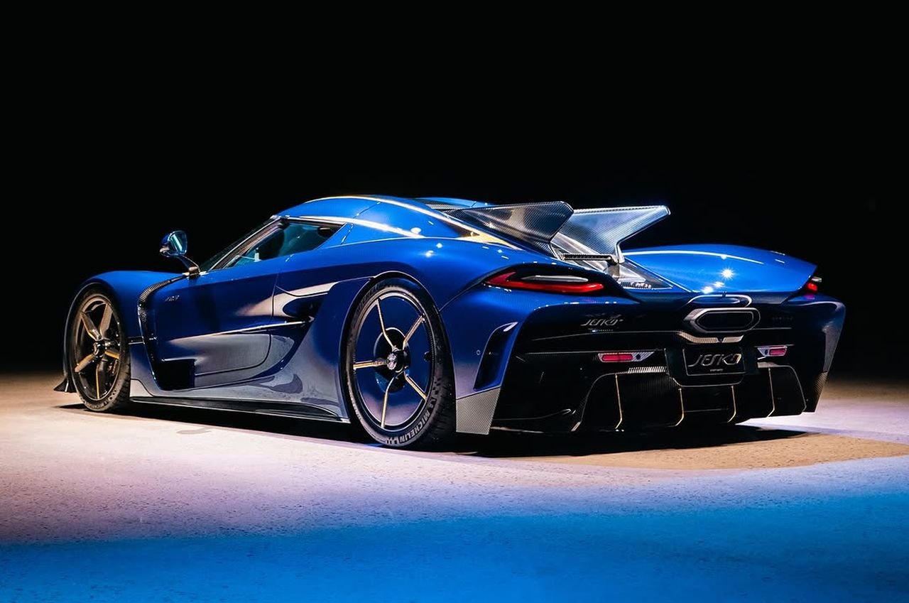 Koenigsegg Jesko Absolut Kronos and Senshi: Hypercar Masterpieces Redefining Speed