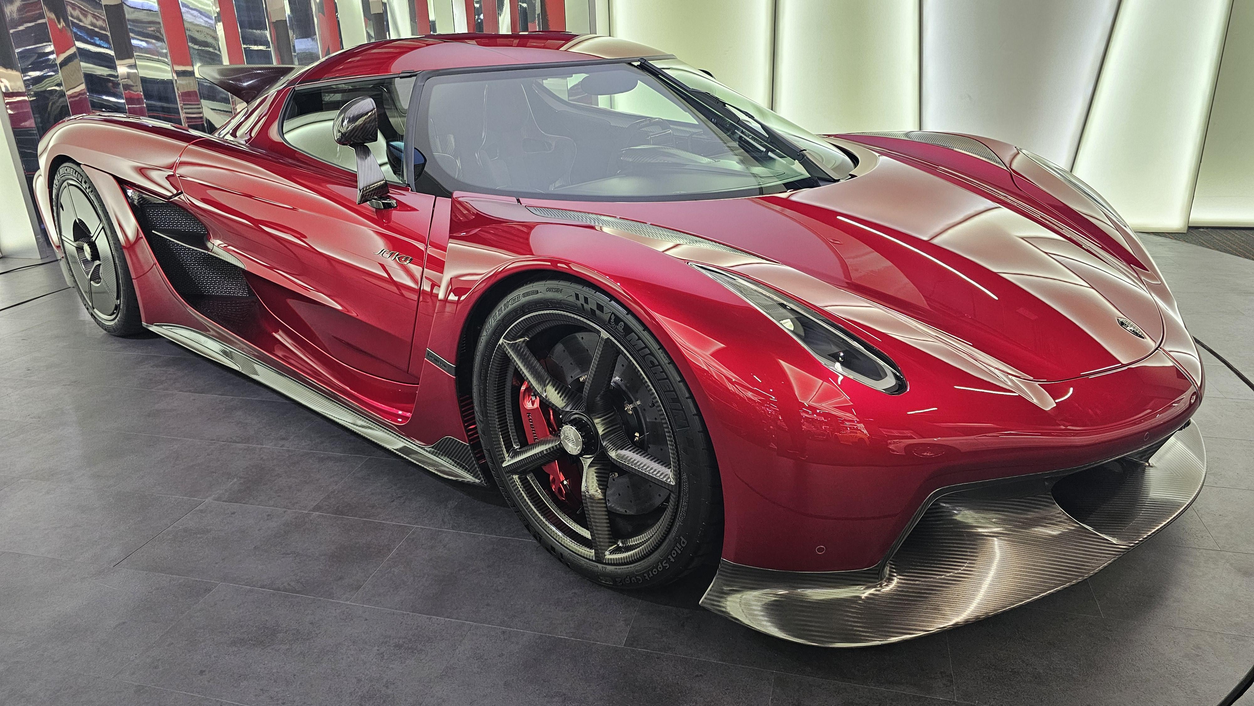 Took some photo of a Jesko Absolut. Video link in comments