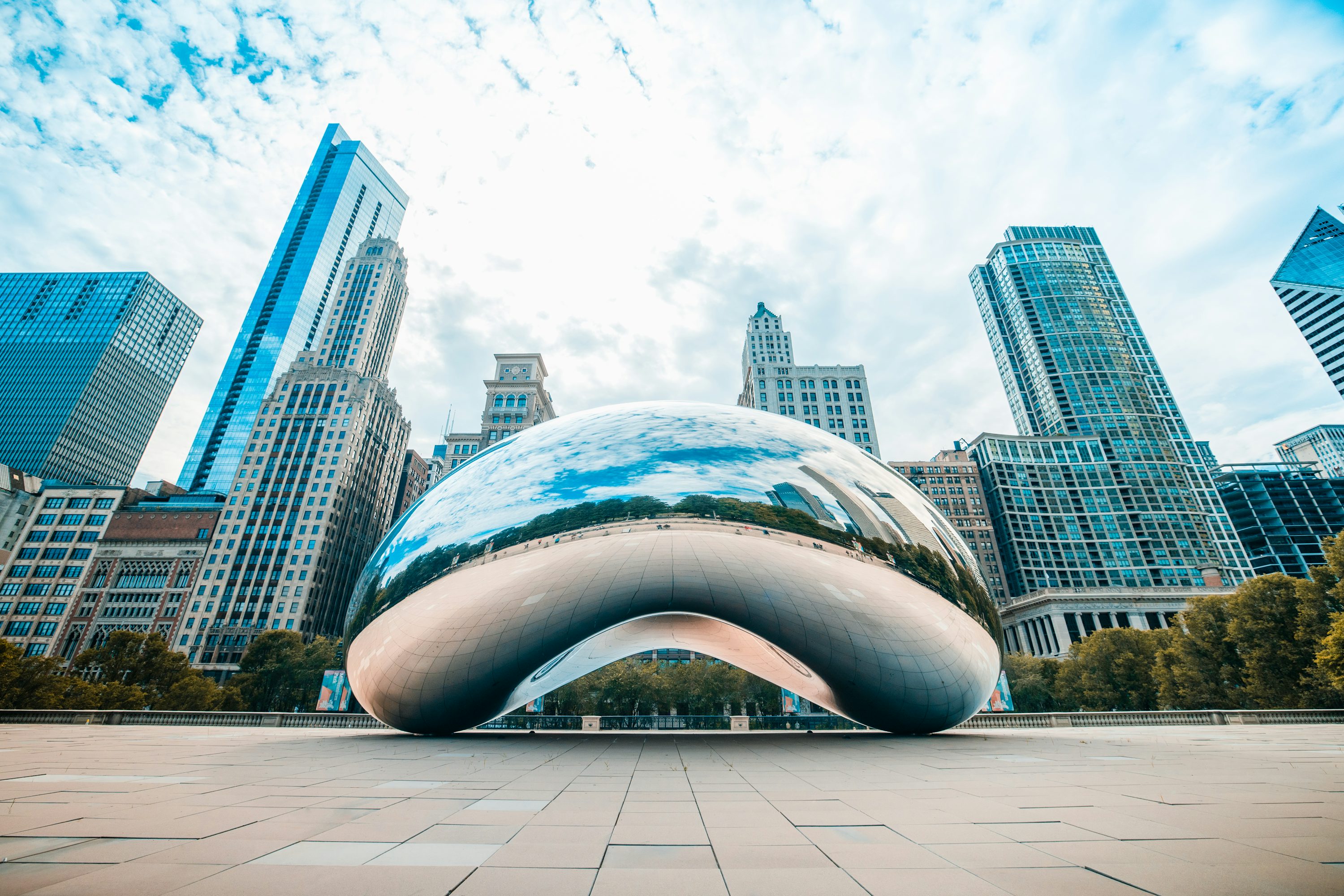 Cloud gate in city during daytime photo