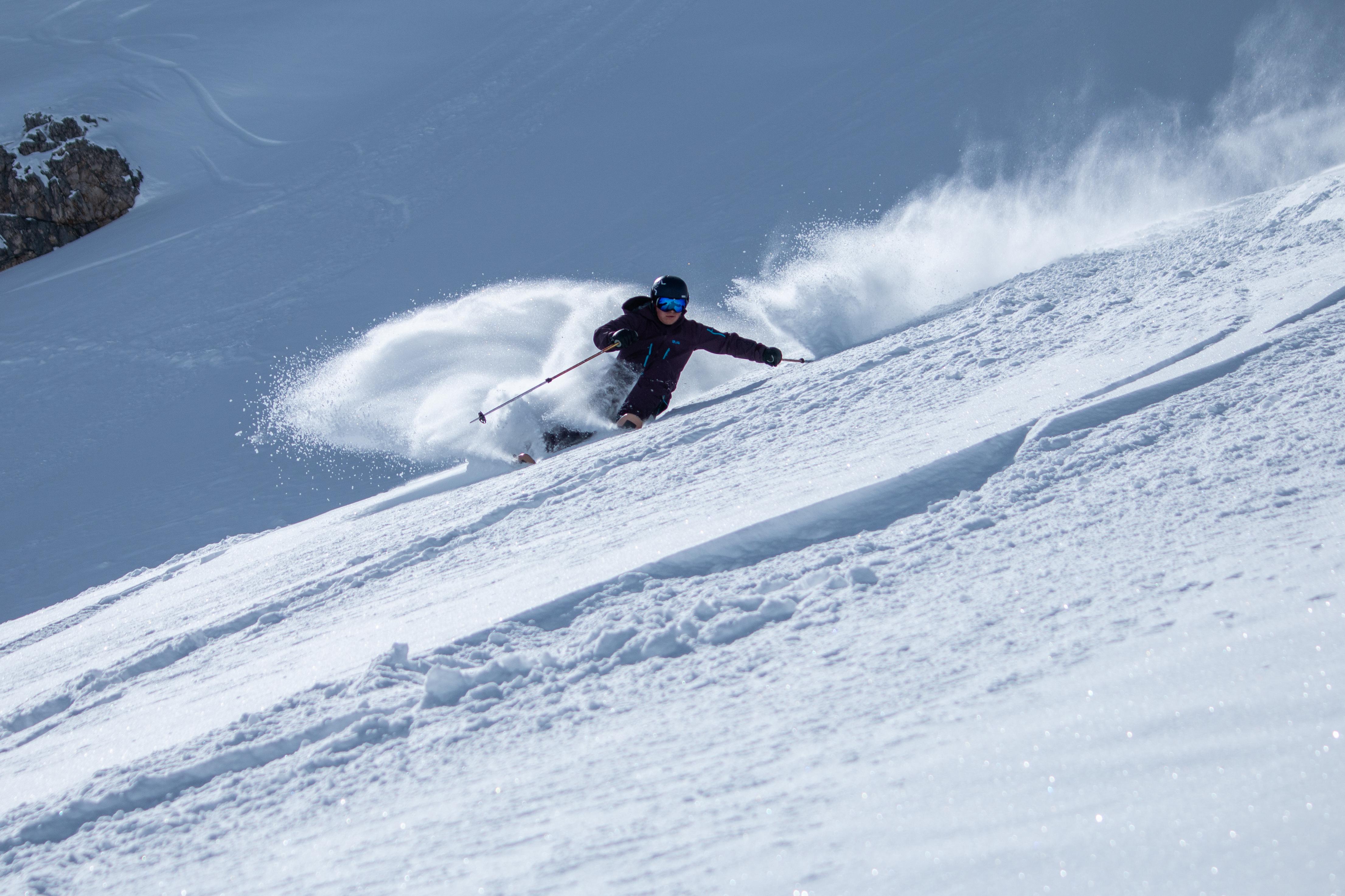 Sick bluebird powder on the Zugspitze