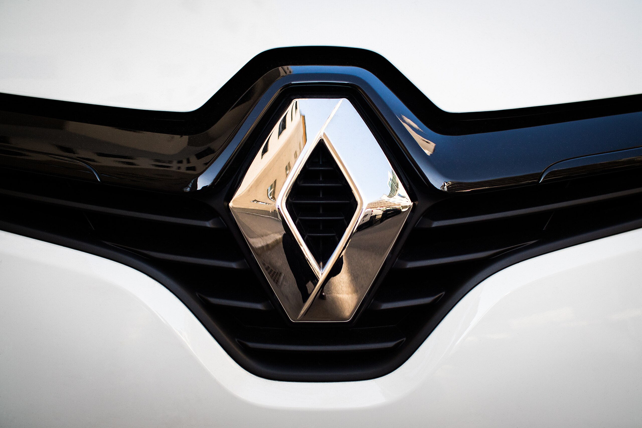 RENAULT badge on a