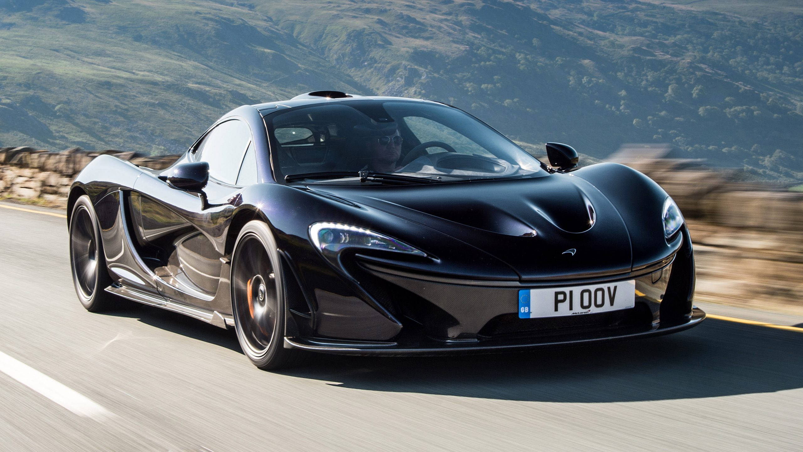 Download 2560x1440 Car Black McLaren P1 On A Hill Wallpaper