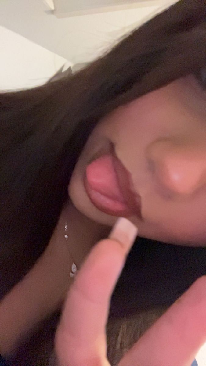 Trolling girl. Pretty latina, Pretty brown hair, Pretty selfies