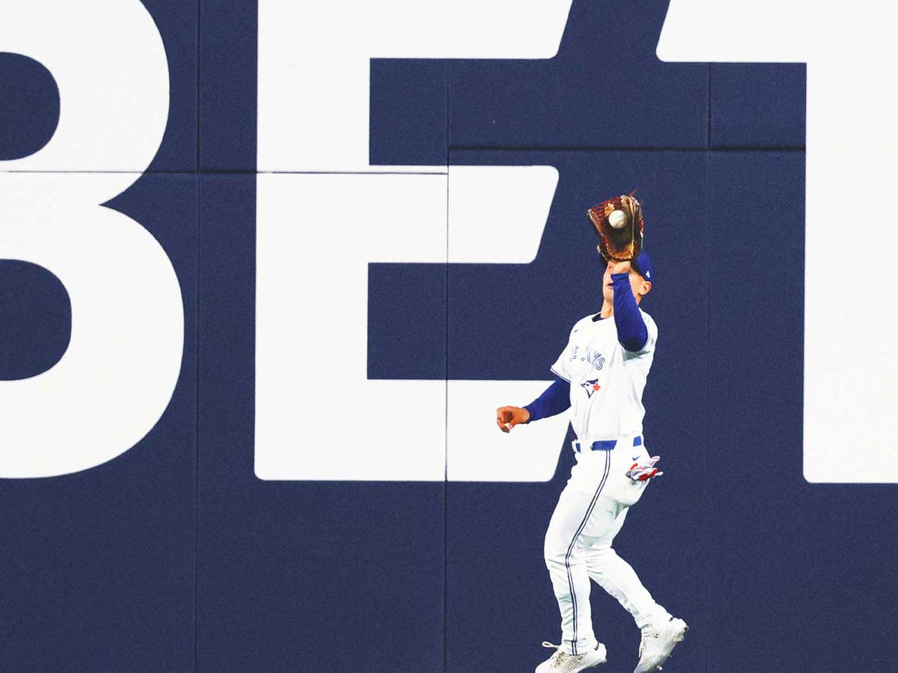 Last Night in Baseball: Daulton Varsho, how did you make that catch?!
