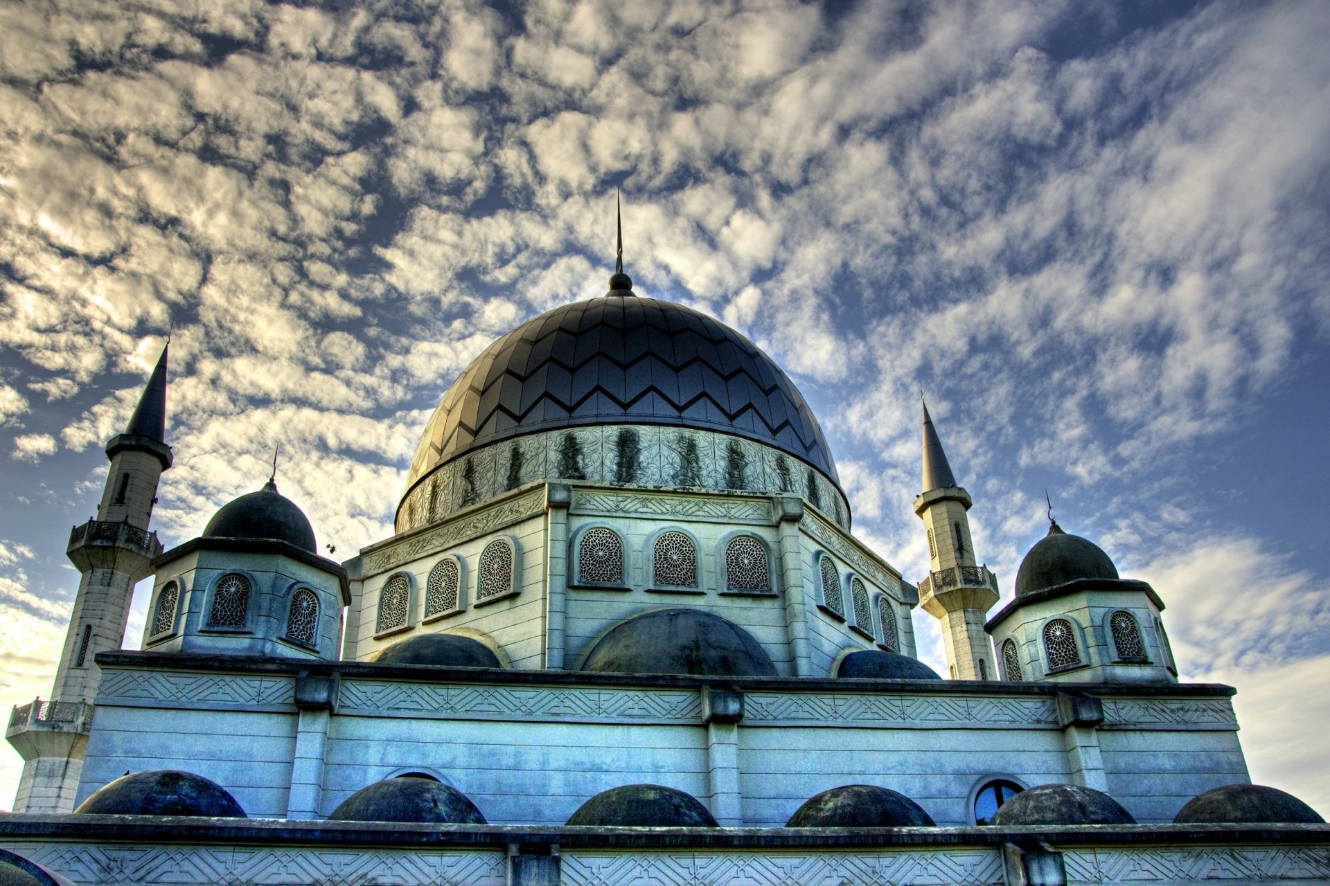 Serene Islamic Mosque HD Wallpaper