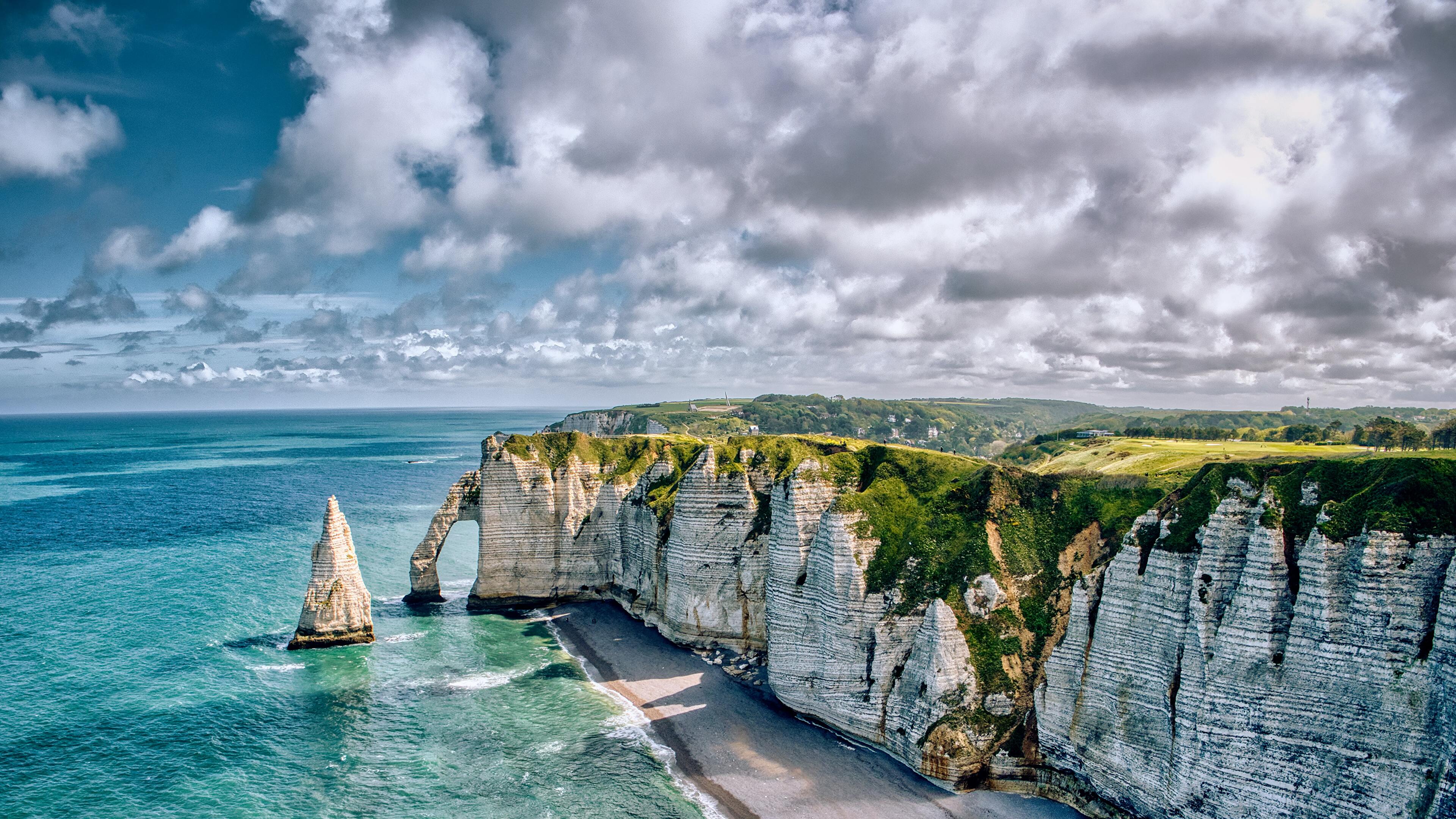 Etretat, Normandy, France (Photo credit to Allyson Beaucourt) [3840 x 2160]