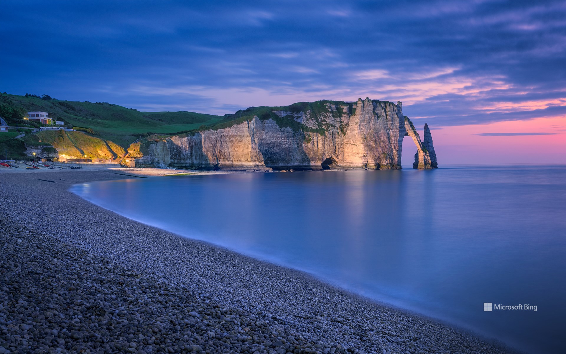 The chalk cliffs of Étretat, Normandy, France Wallpaper