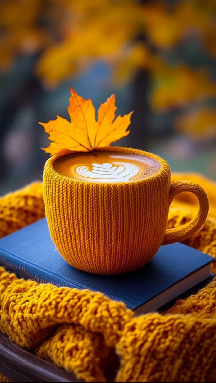 Bom dia. Autumn coffee, Coffee time, Fall wallpaper