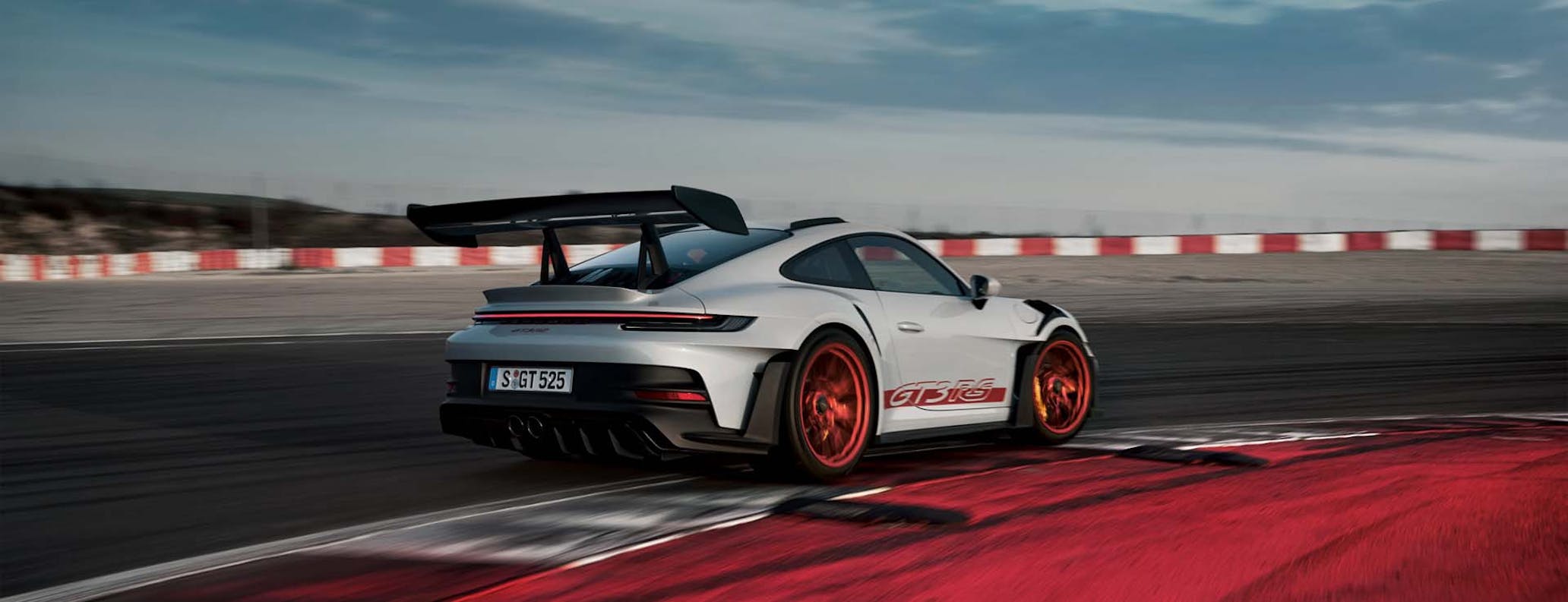 Download Porsche 911 GT3 RS wallpaper