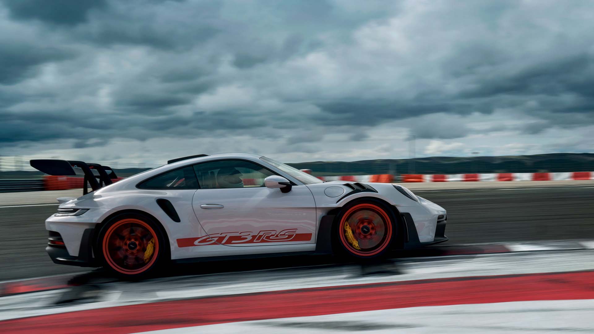 Download Porsche 911 GT3 RS wallpaper