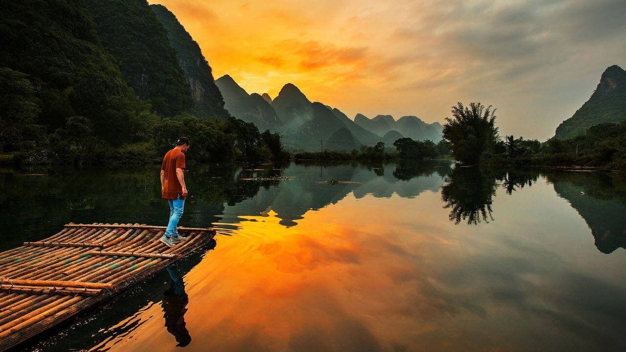 Li River in Guilin Three Hills