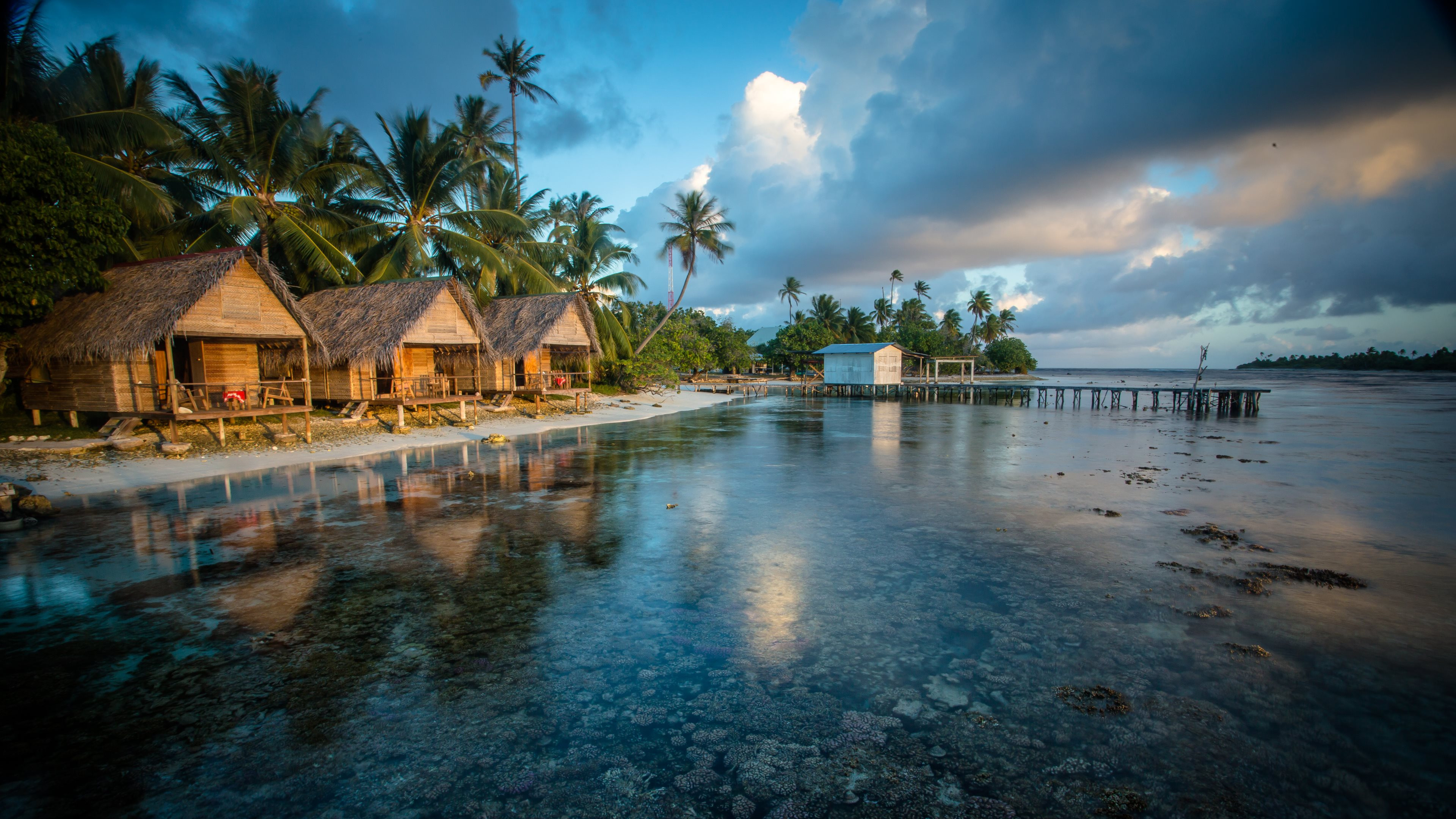 Bungalows in French Polynesia Wallpaper 4k for Desktop