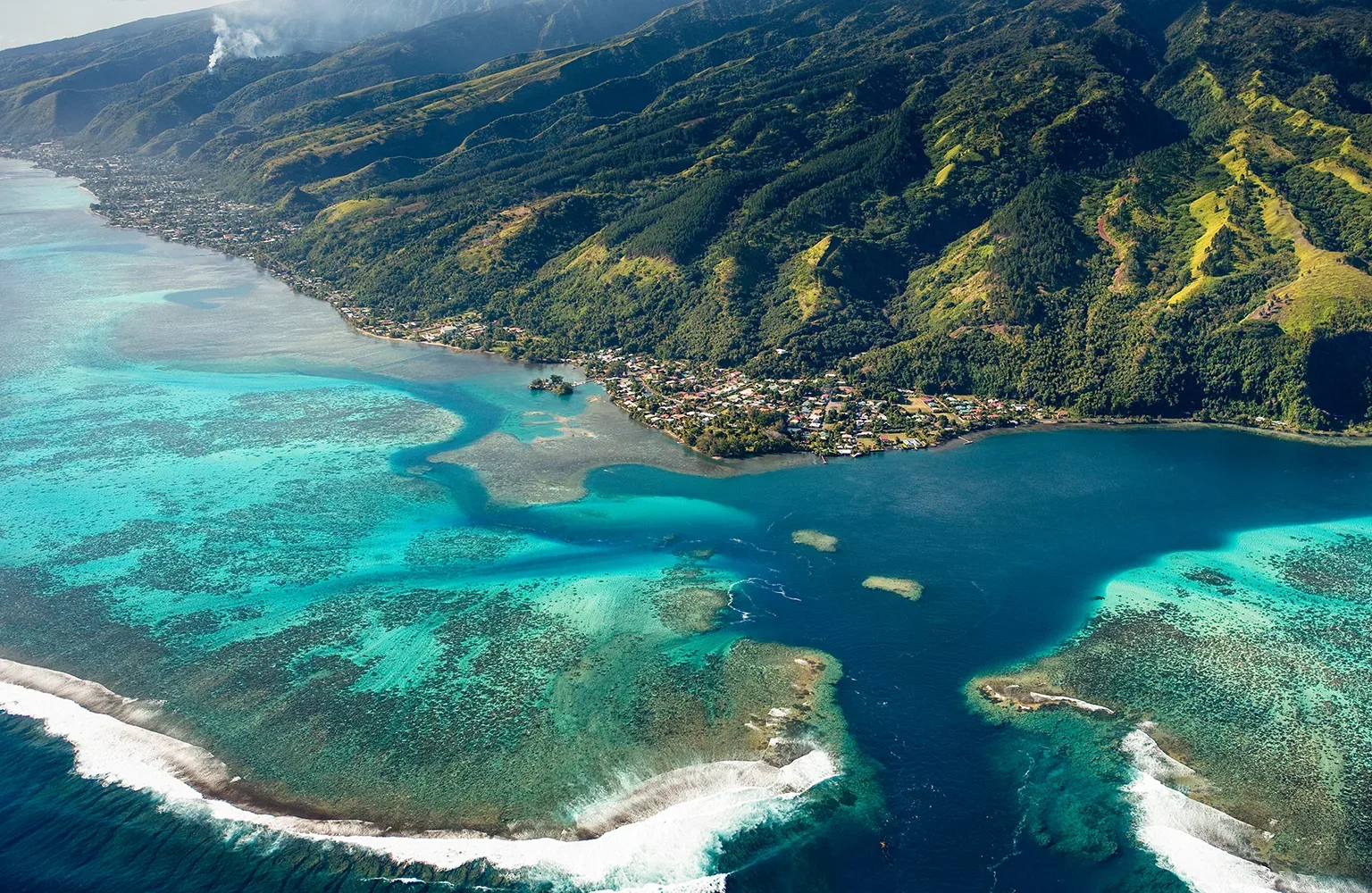 French Polynesia Travel Guide. Outlook Travel Magazine