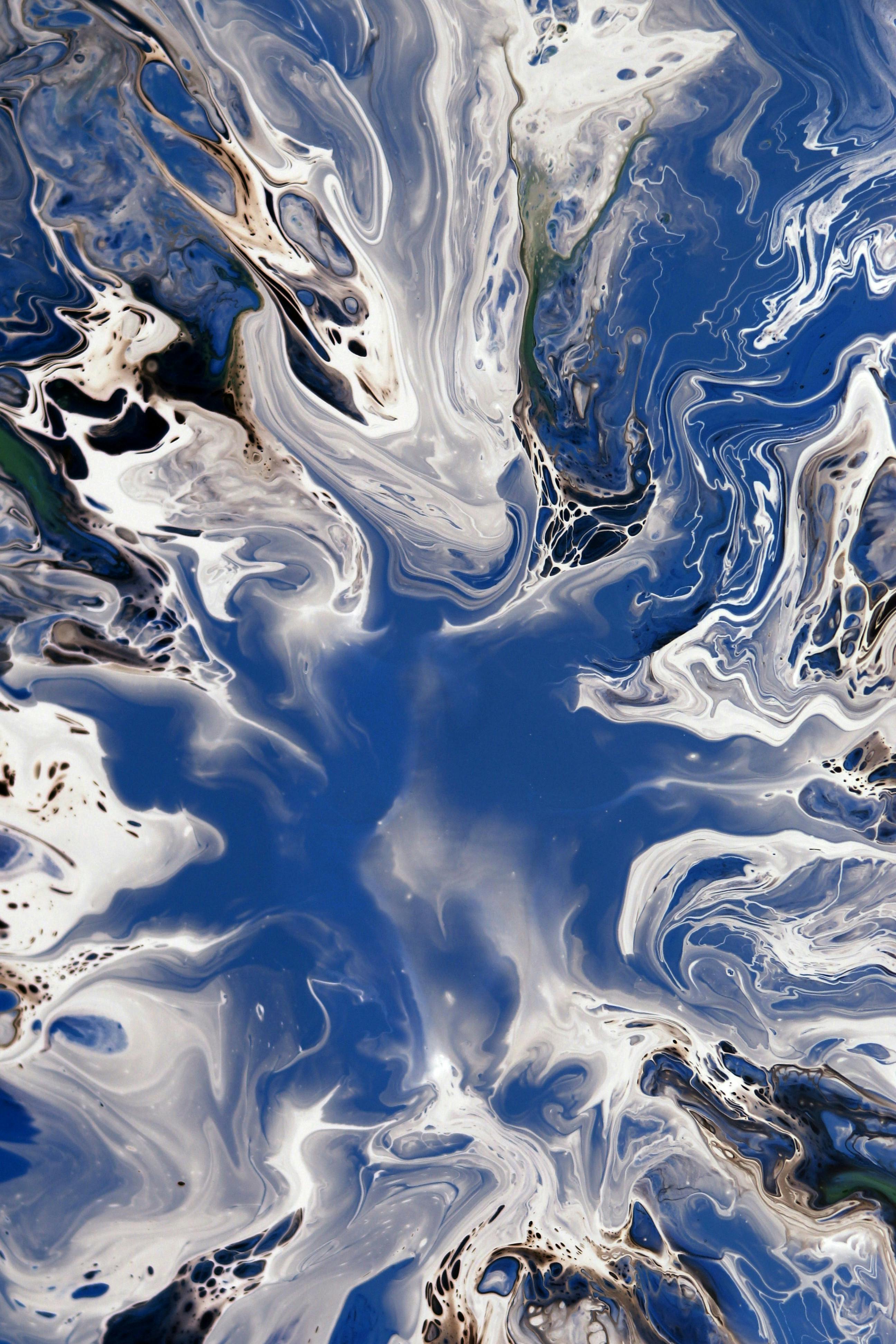 Abstract Blue and White Swirl Art Design · Free