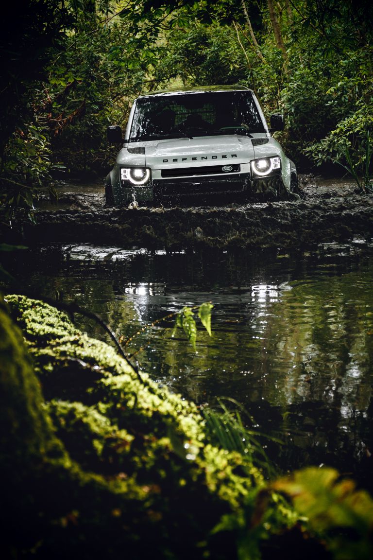 Land Rover Defender 110 quality free high resolution car image, picture and photo